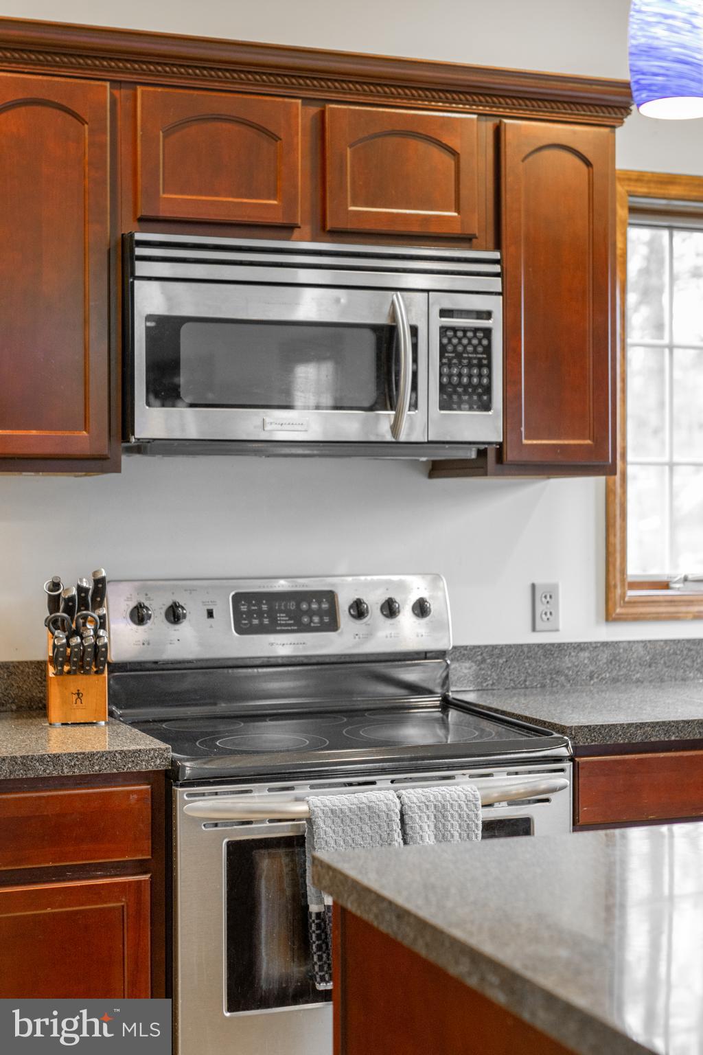 BARNBRIDGE - Residential