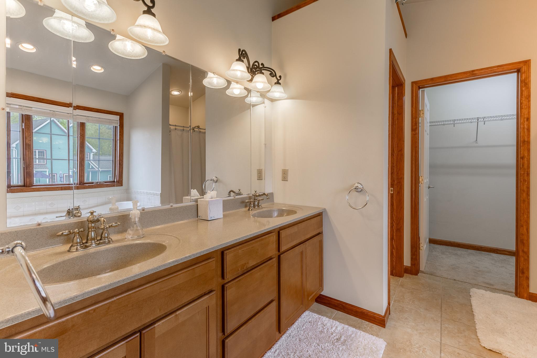 BARNBRIDGE - Residential