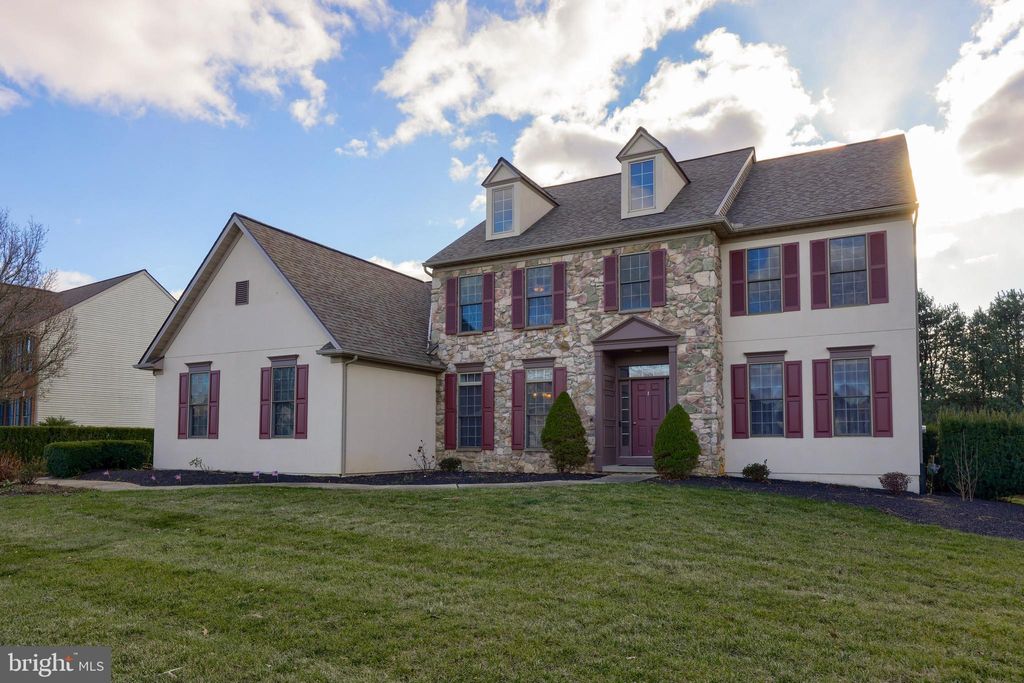 Photo of 103 Hunters Crossing, LITITZ, PA 17543 (MLS # PALA2061586)