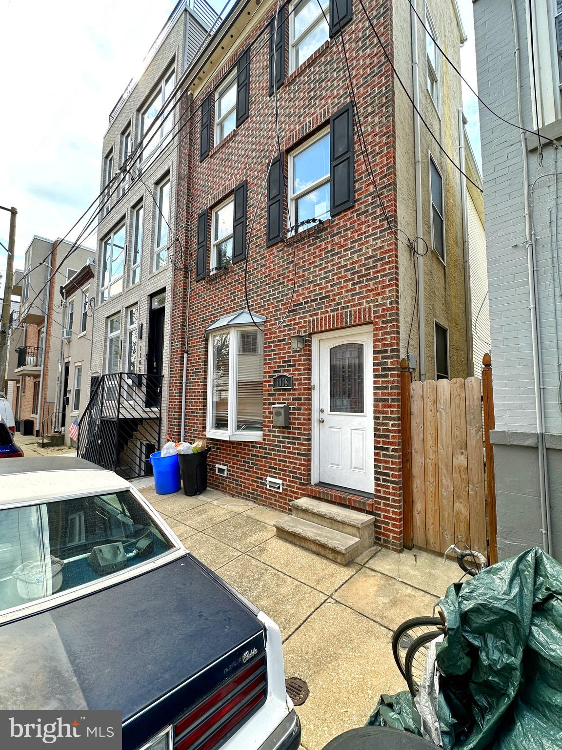 1108 E OXFORD STREET