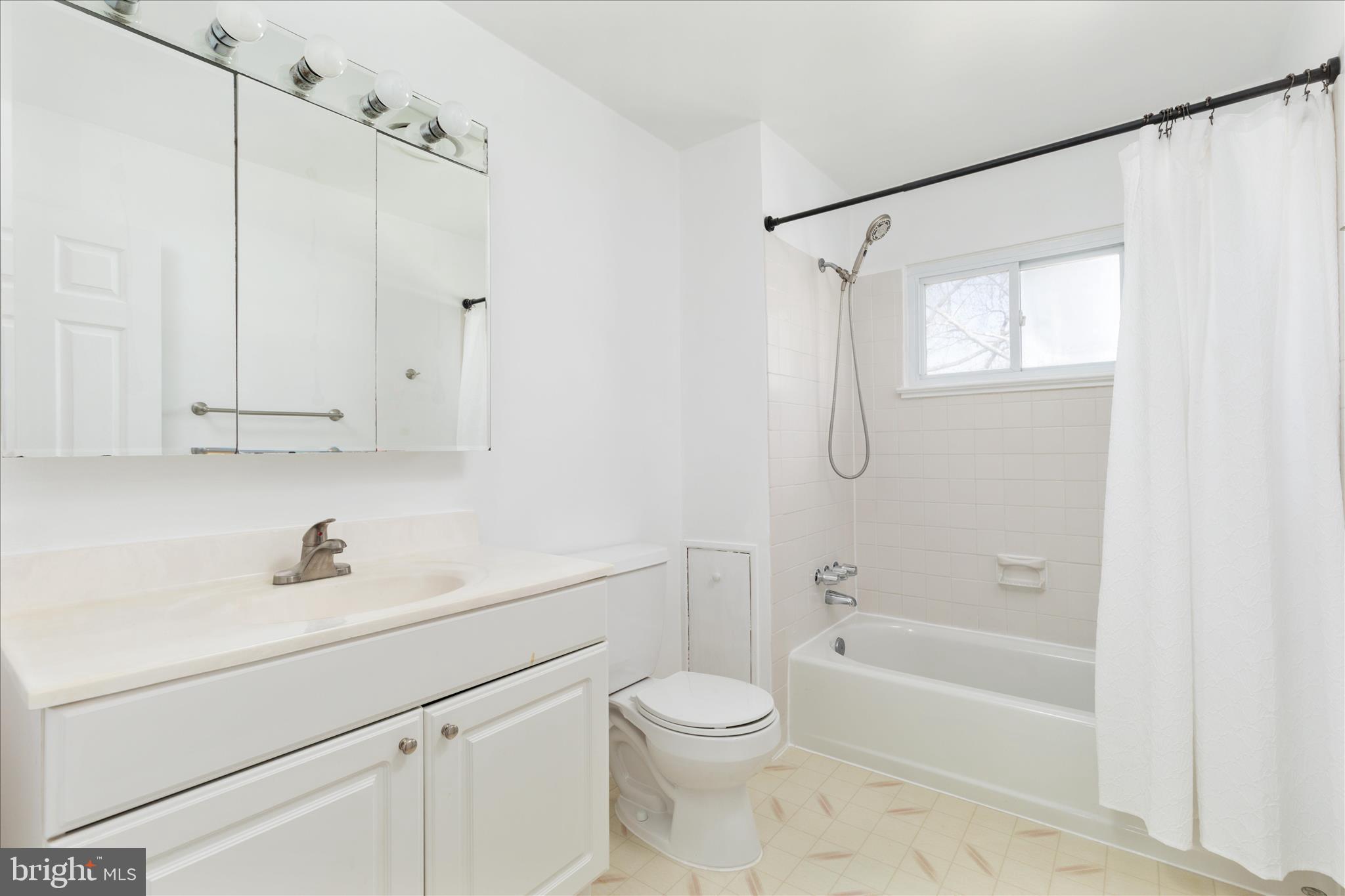 PEMBROOK OF LOUDOUN - Residential