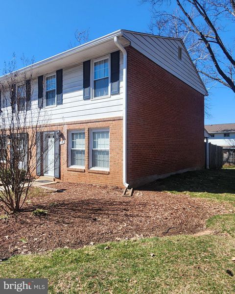 115 N DUKE STERLING VA 20164