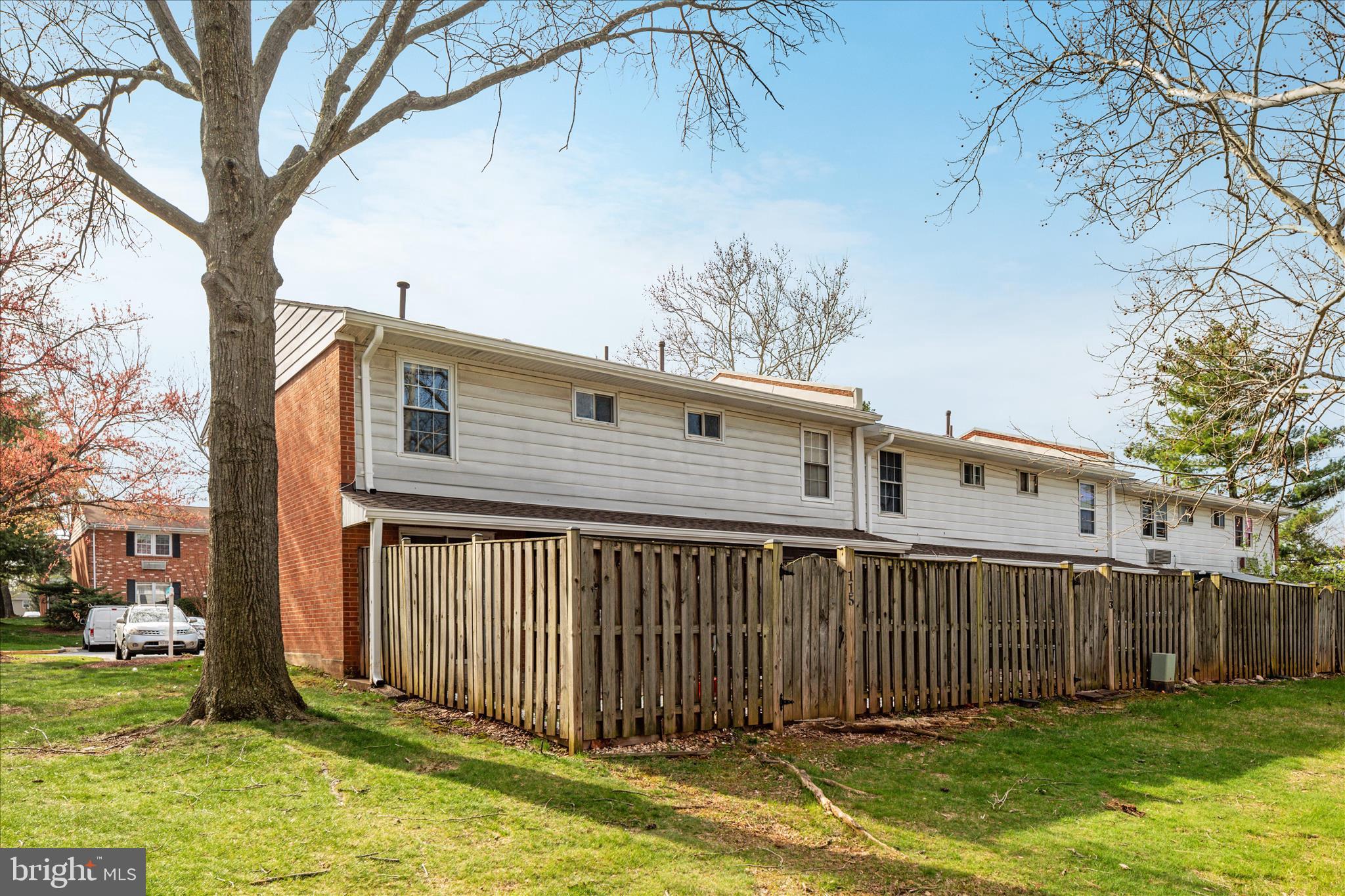 PEMBROOK OF LOUDOUN - Residential