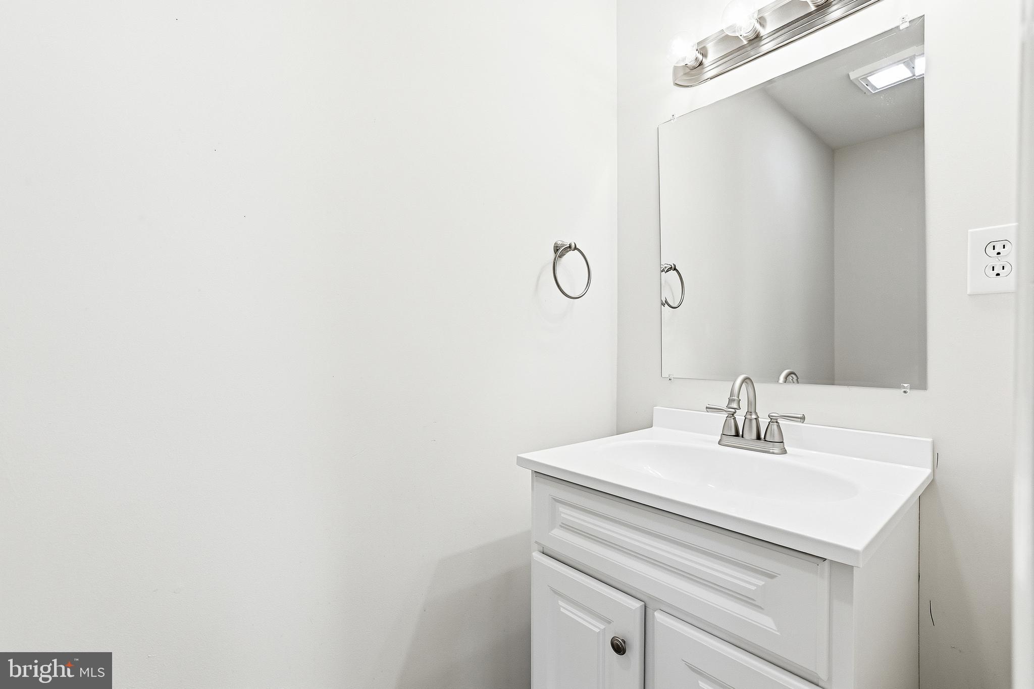 WHITE PINES - Residential