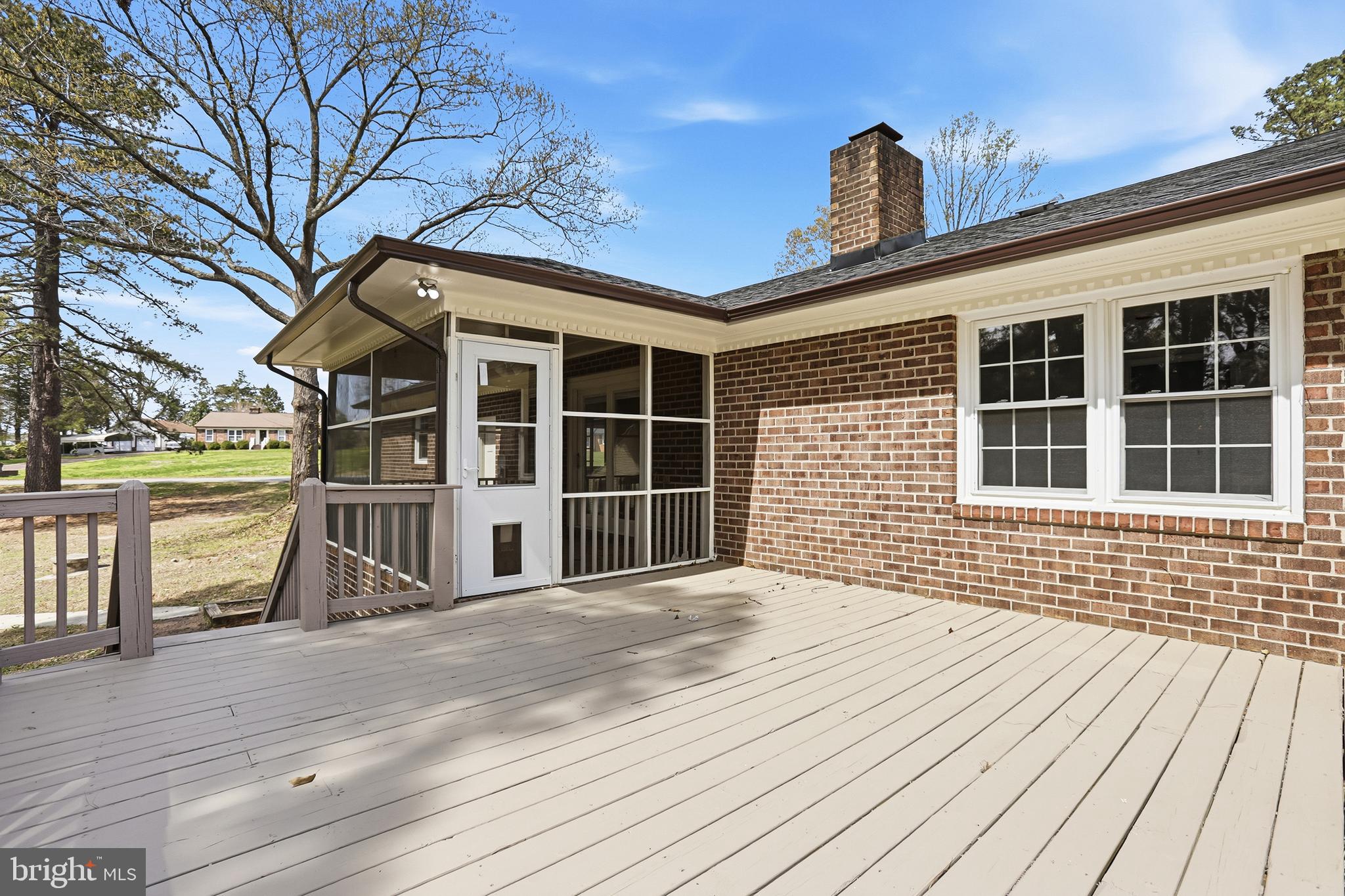 WHITE PINES - Residential