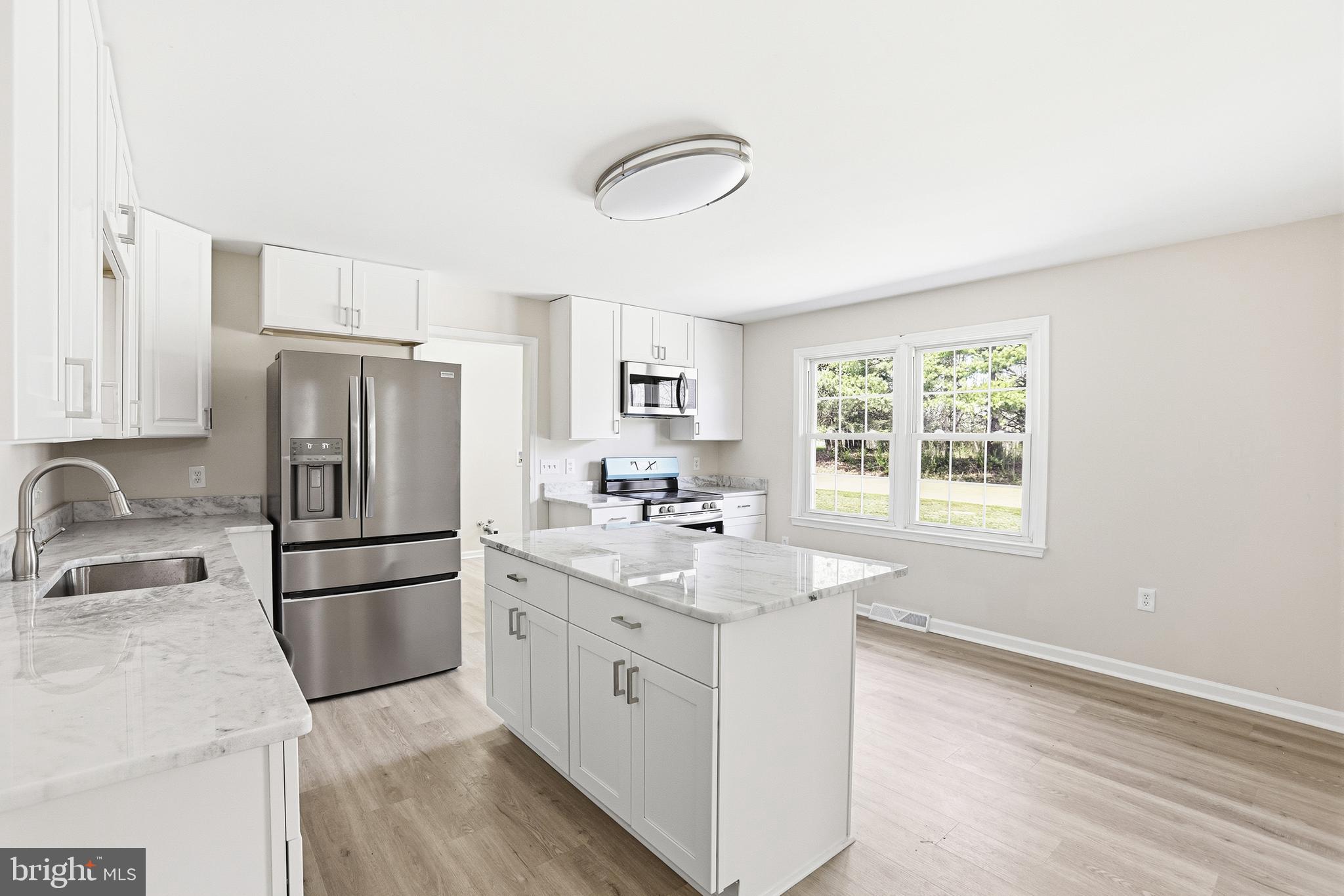 WHITE PINES - Residential