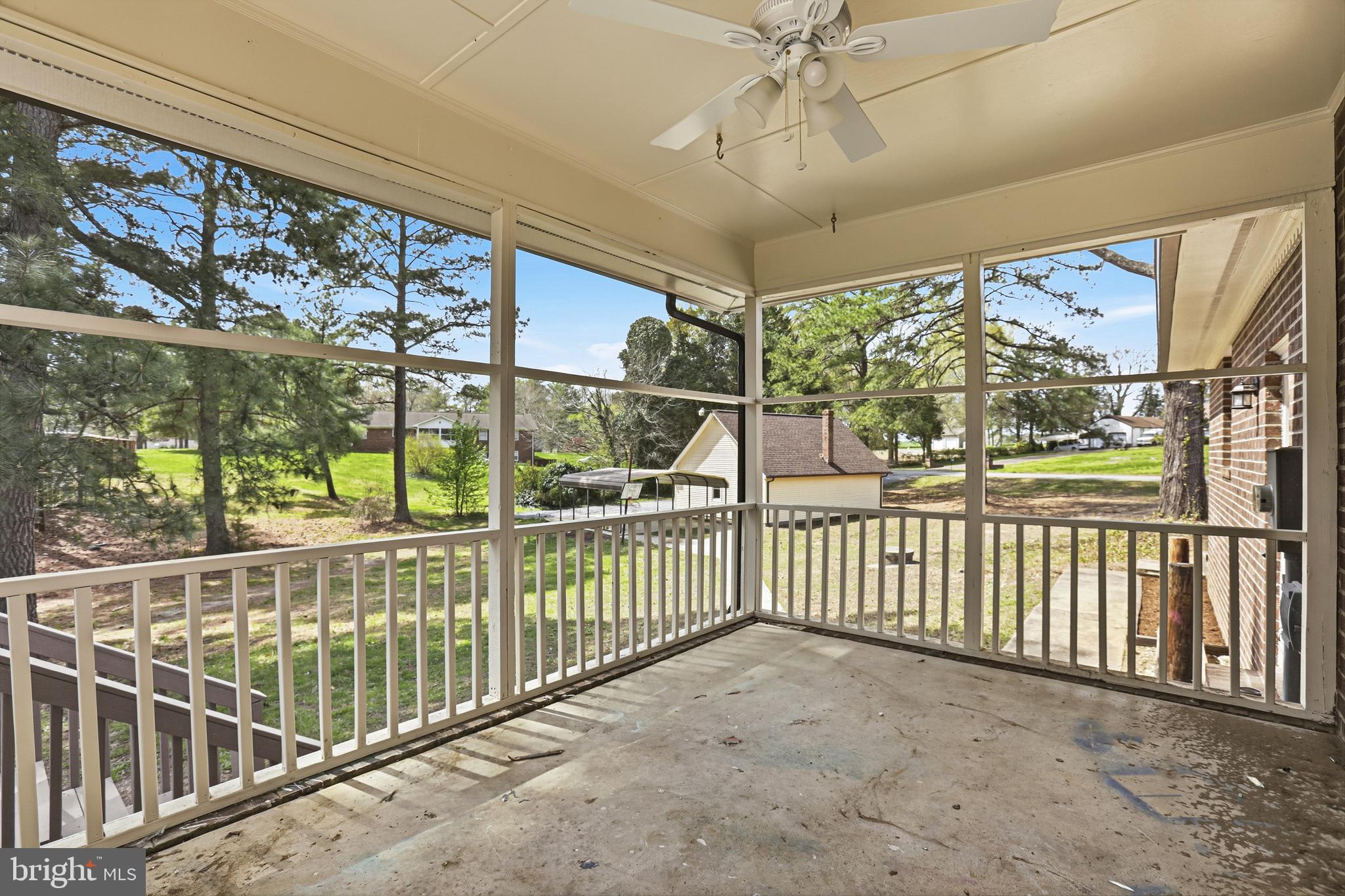 WHITE PINES - Residential