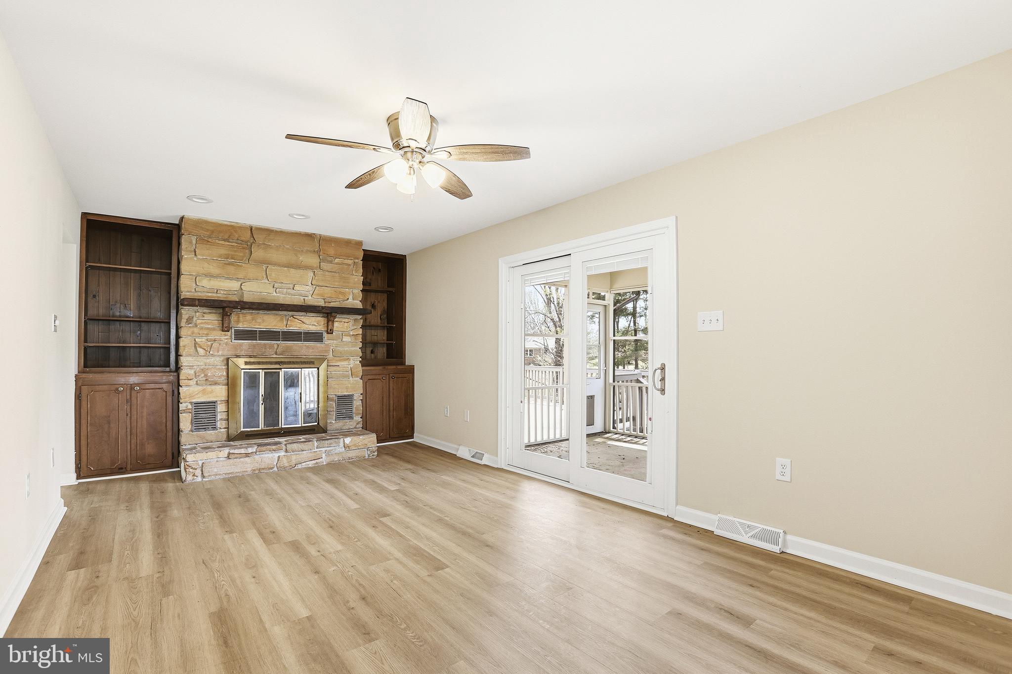 WHITE PINES - Residential