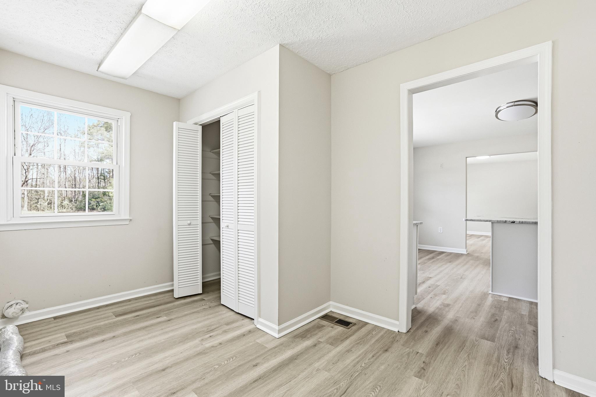 WHITE PINES - Residential