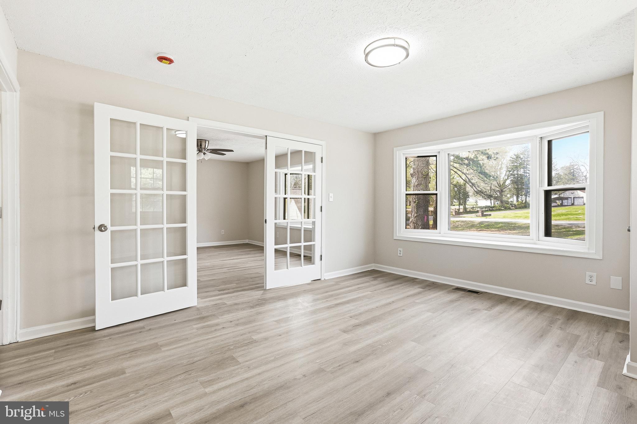 WHITE PINES - Residential