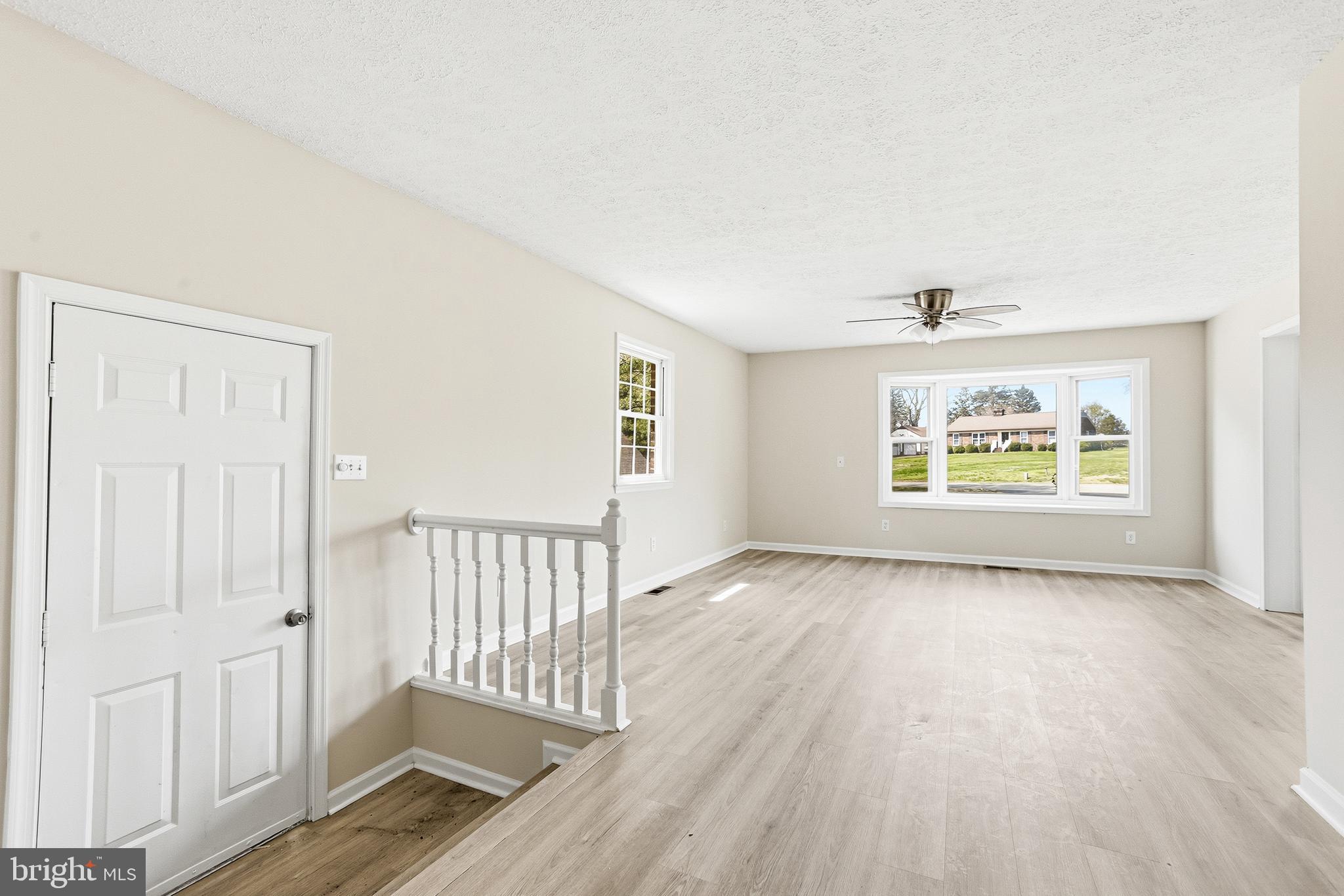 WHITE PINES - Residential