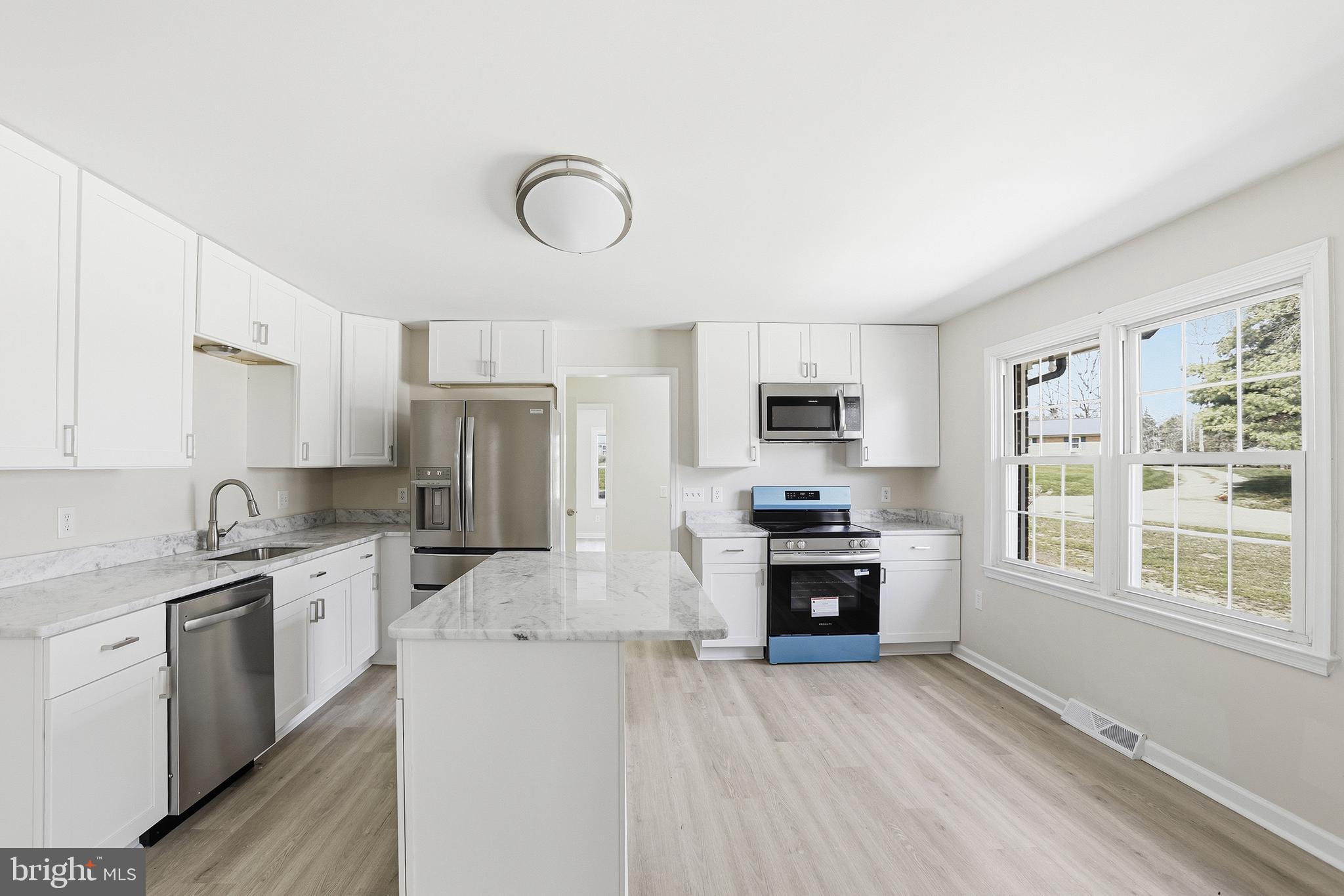 WHITE PINES - Residential