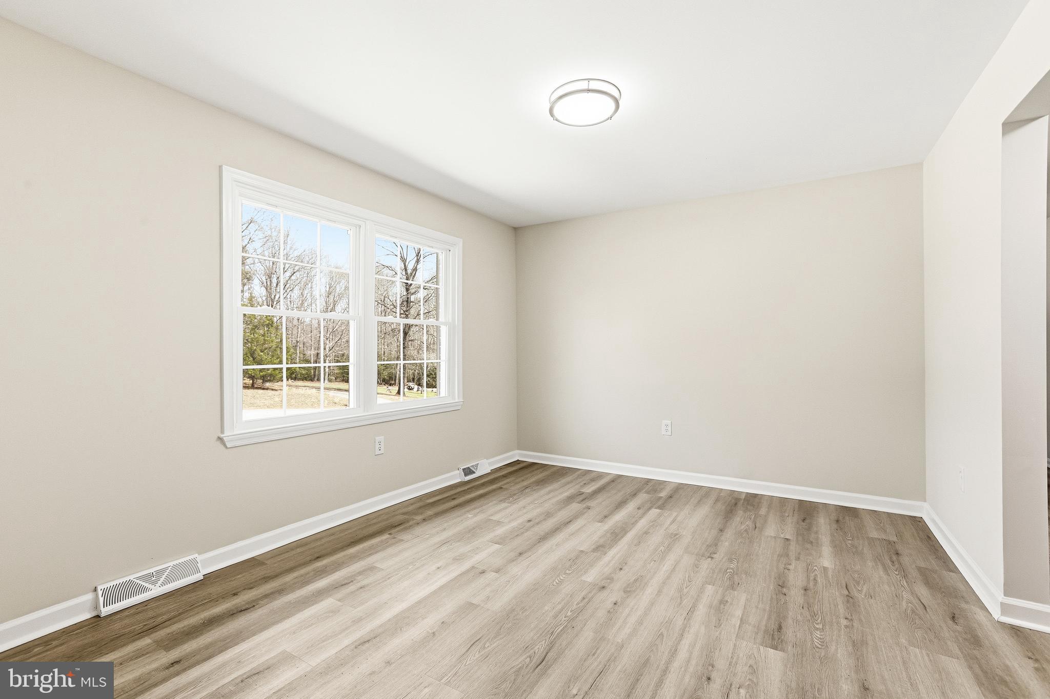 WHITE PINES - Residential