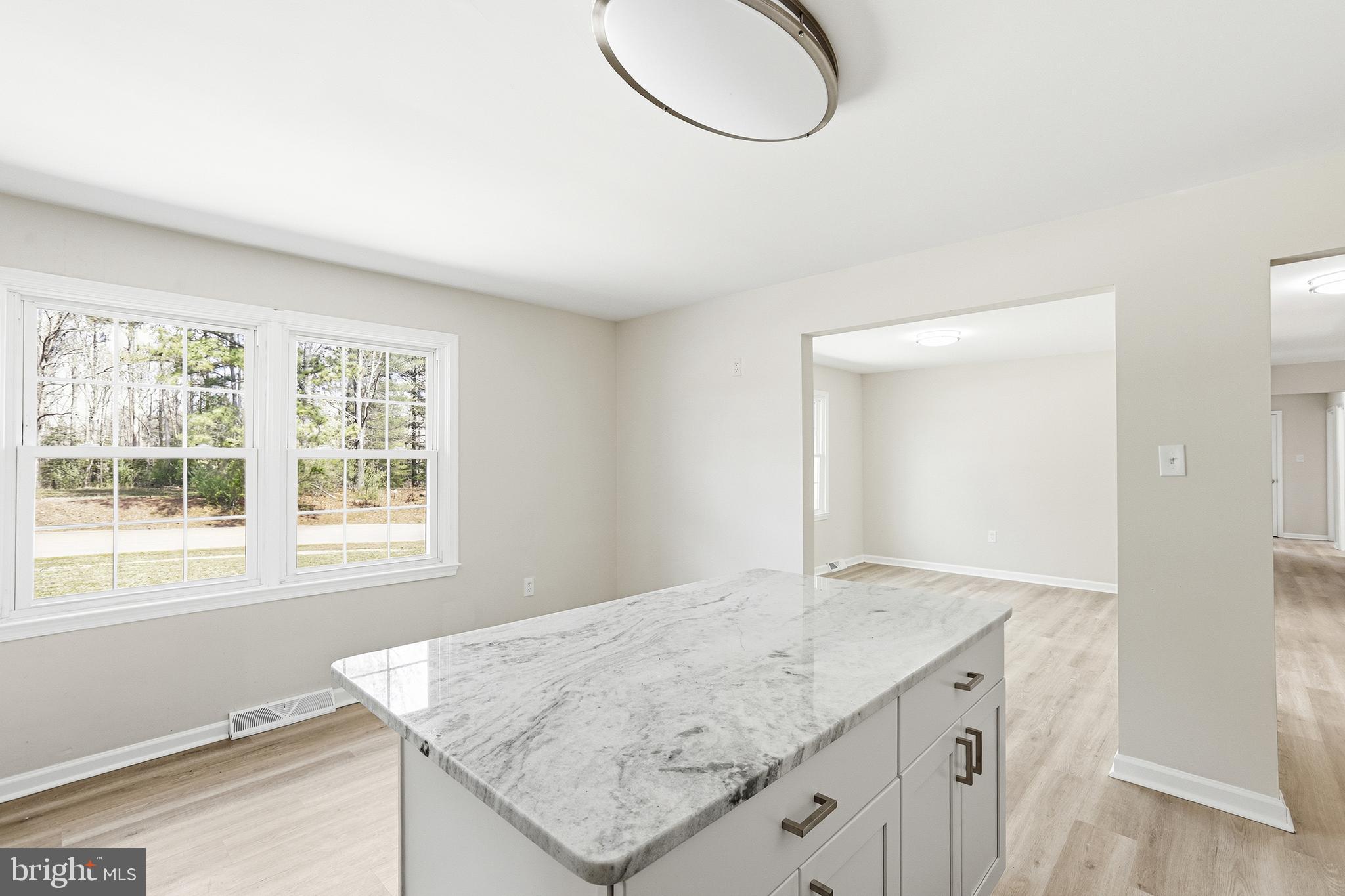 WHITE PINES - Residential