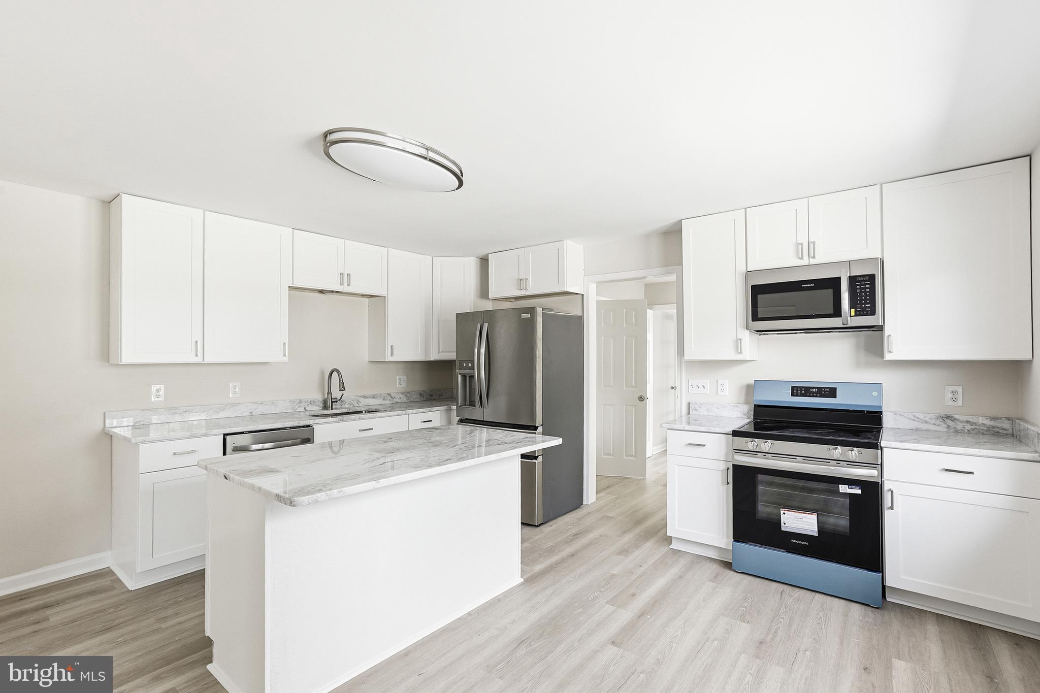 WHITE PINES - Residential