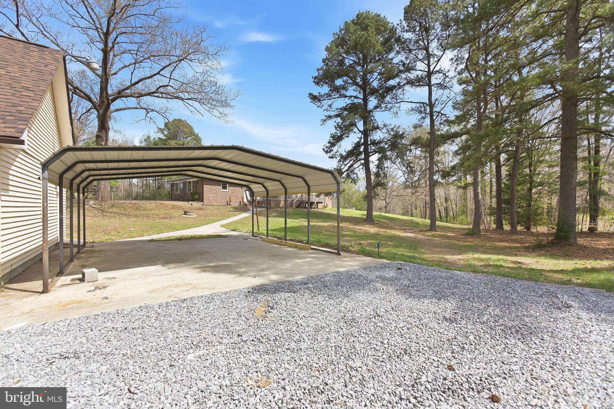 WHITE PINES - Residential