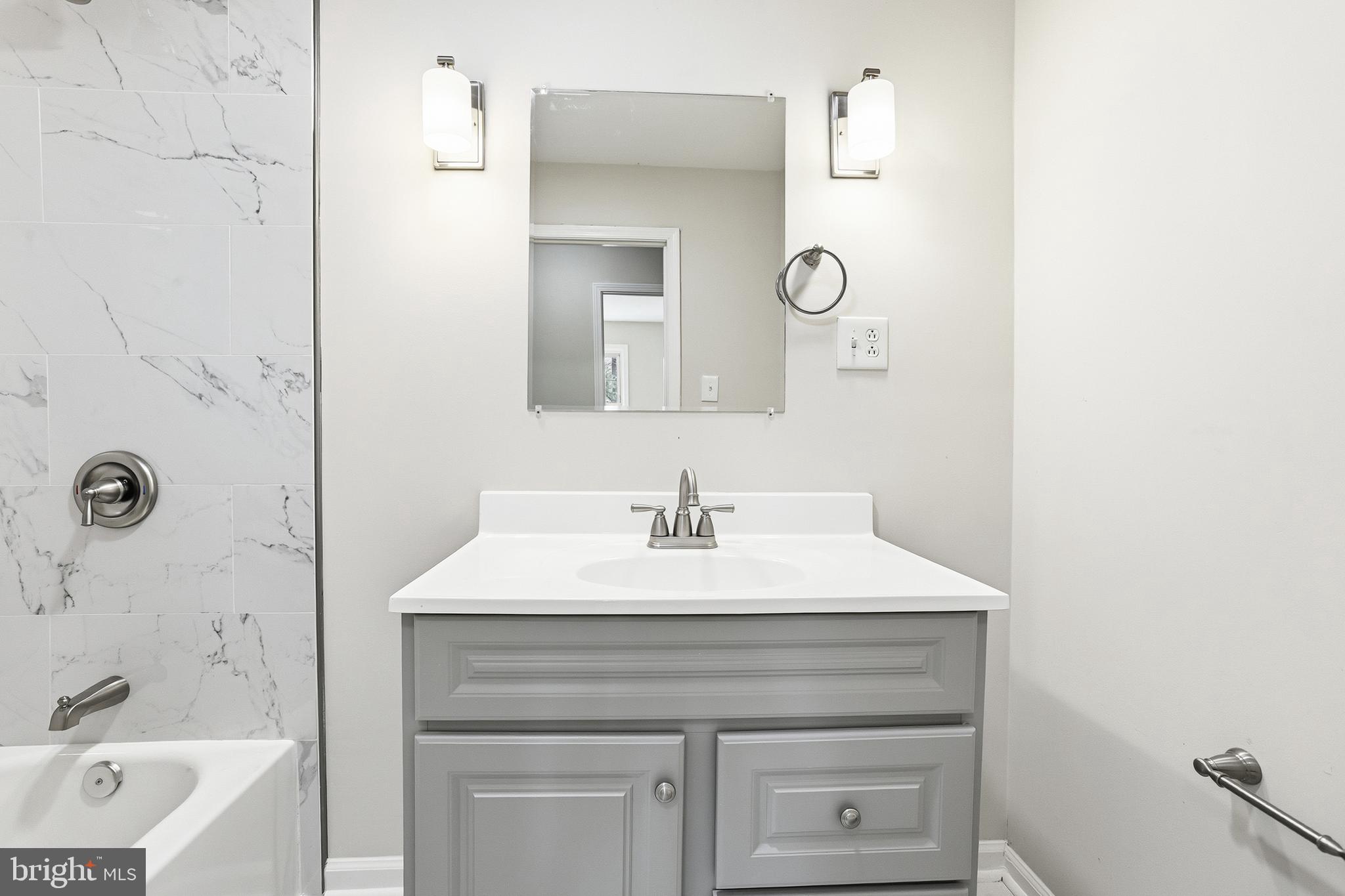 WHITE PINES - Residential