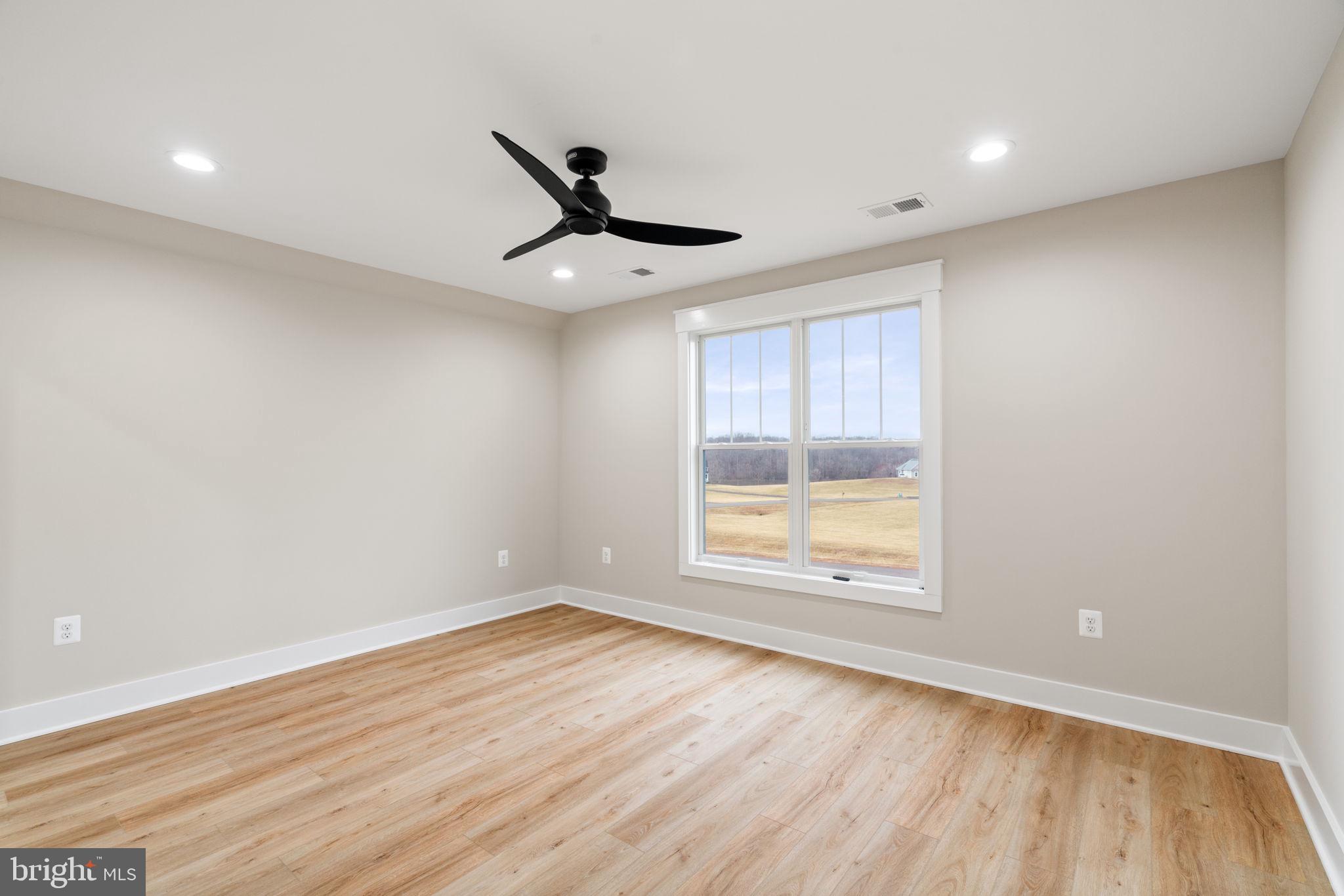 LANDS END ON LAKE ANNA - Residential