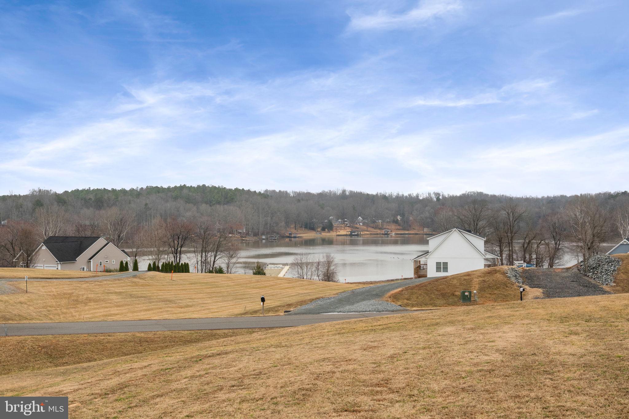 LANDS END ON LAKE ANNA - Residential