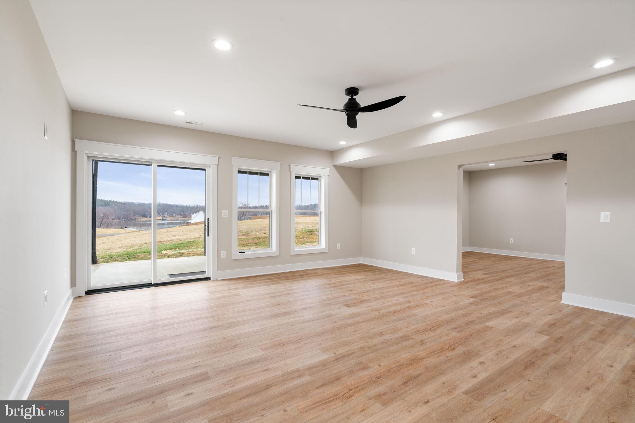 LANDS END ON LAKE ANNA - Residential