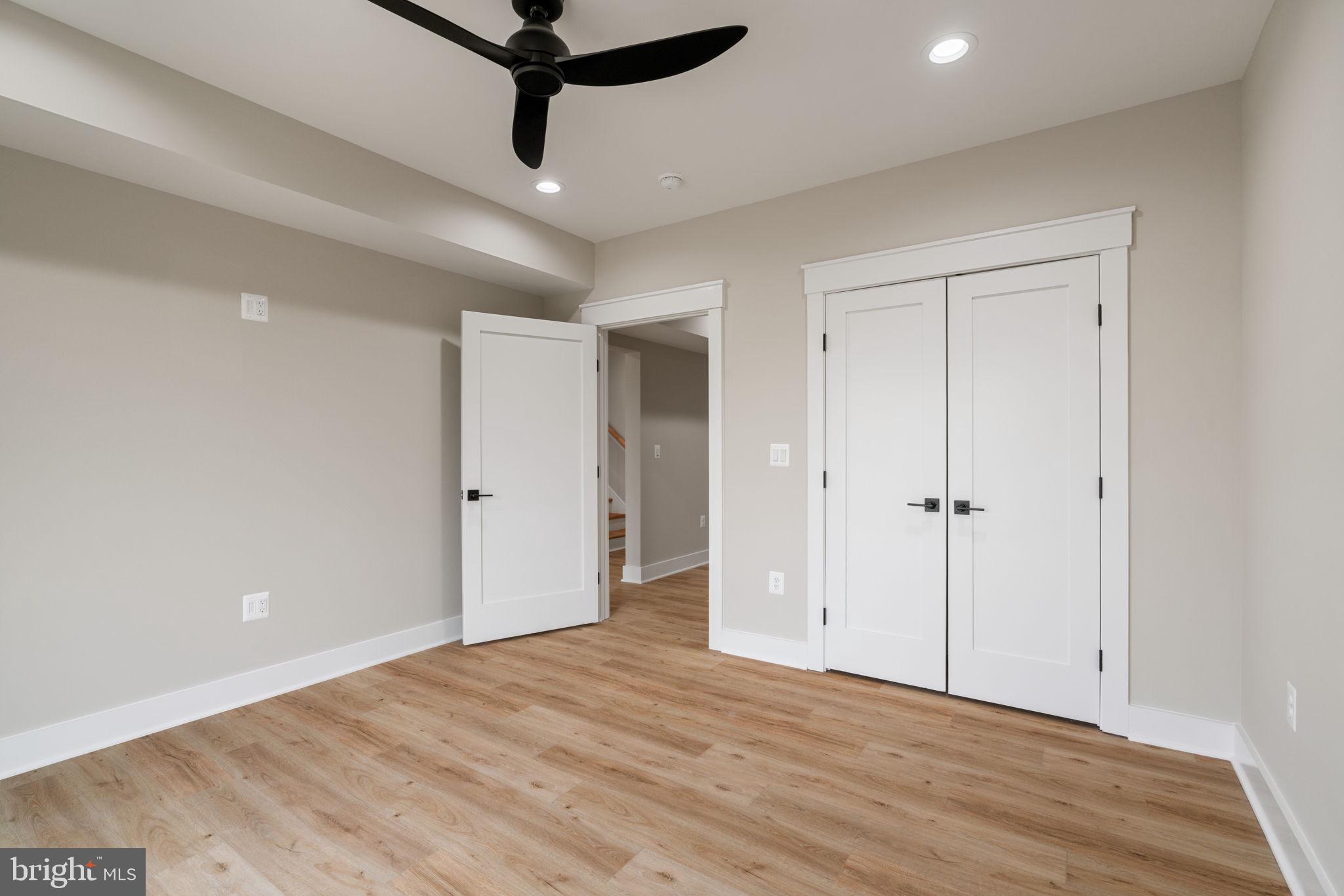 LANDS END ON LAKE ANNA - Residential