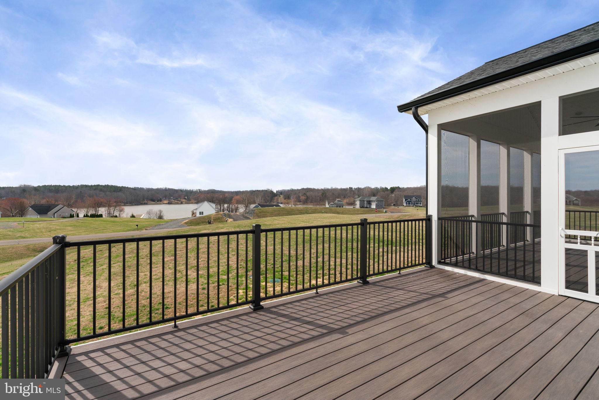 LANDS END ON LAKE ANNA - Residential