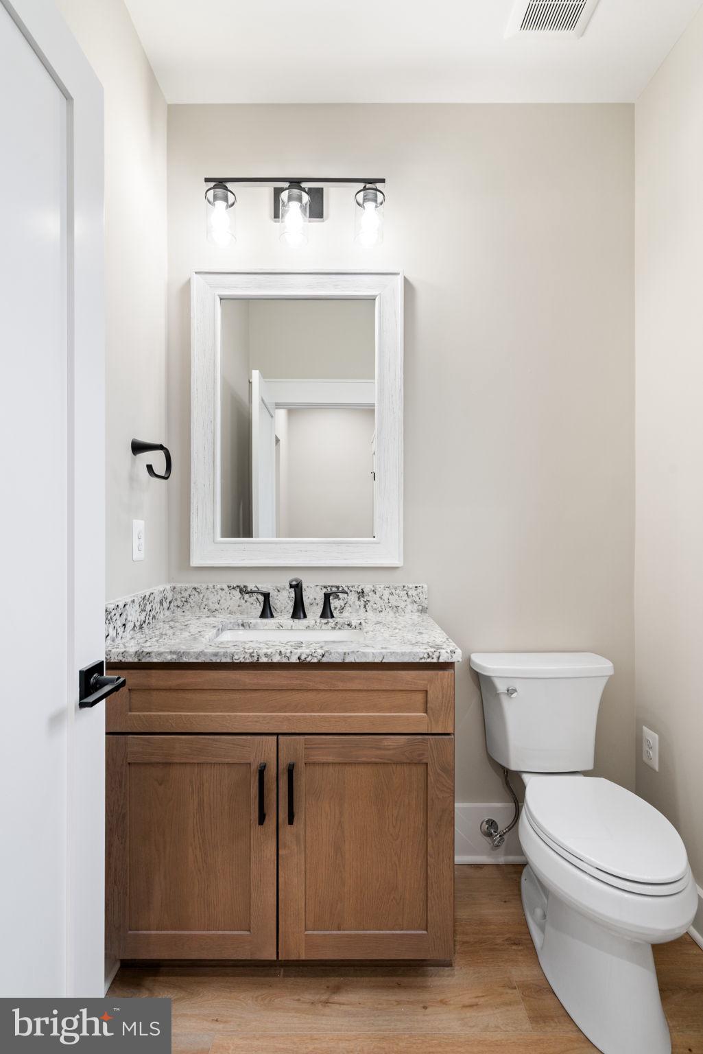 LANDS END ON LAKE ANNA - Residential