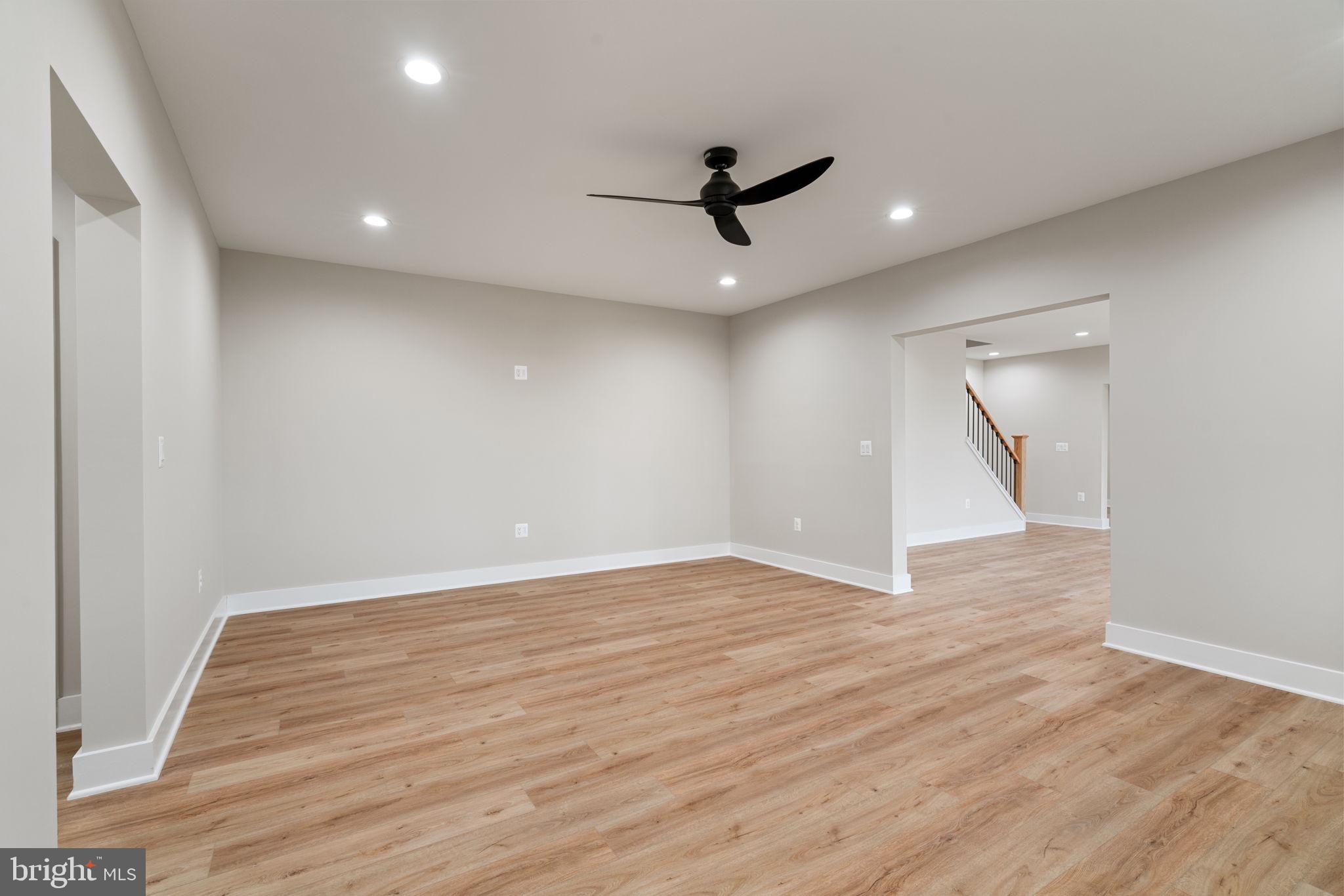 LANDS END ON LAKE ANNA - Residential