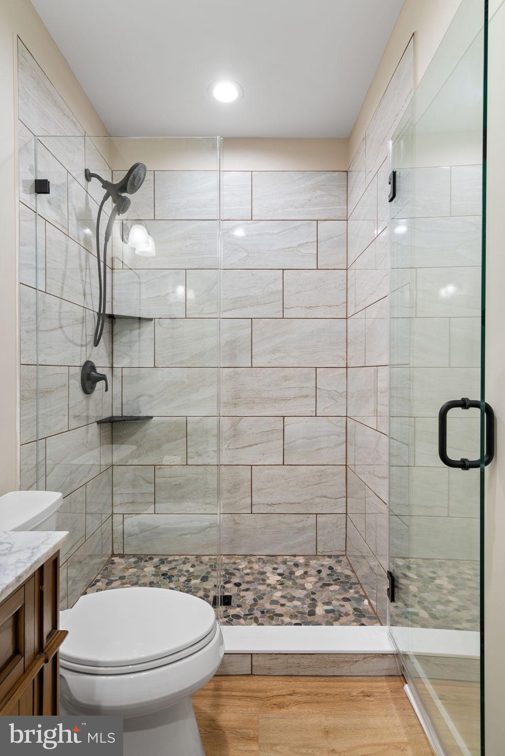 LANDS END ON LAKE ANNA - Residential