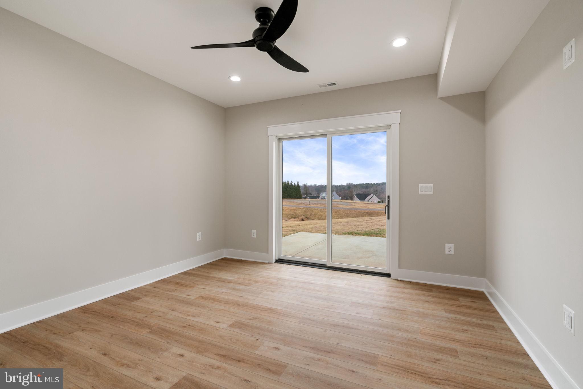 LANDS END ON LAKE ANNA - Residential