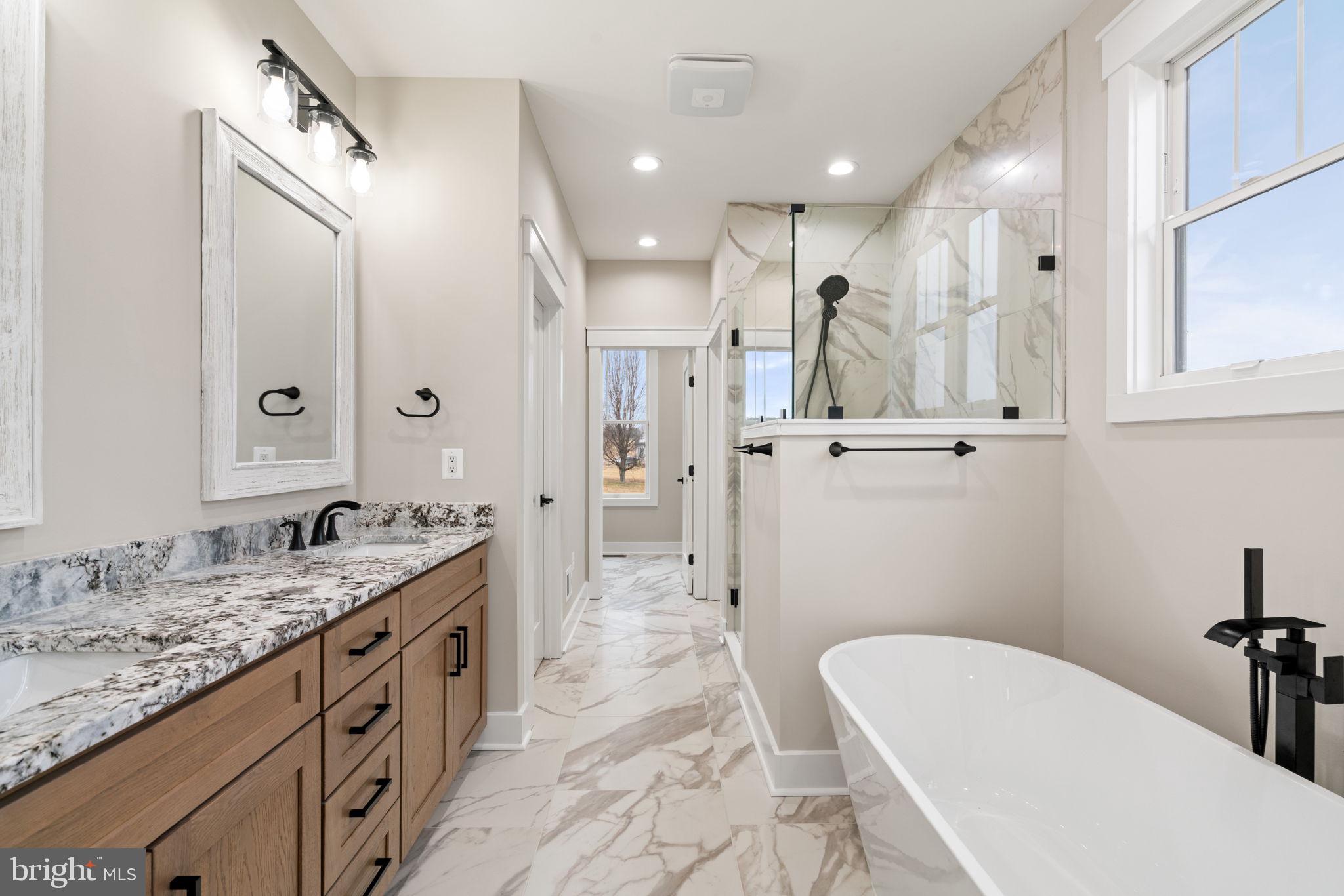 LANDS END ON LAKE ANNA - Residential