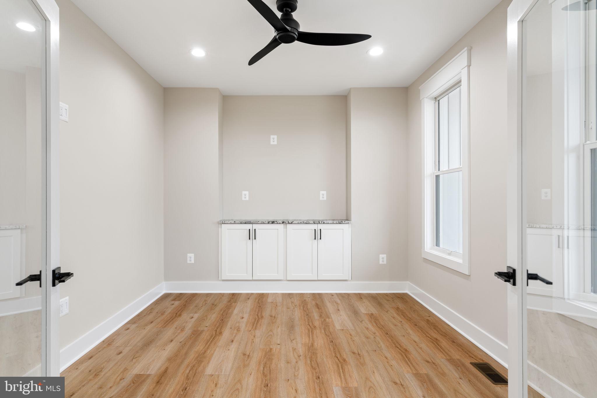 LANDS END ON LAKE ANNA - Residential