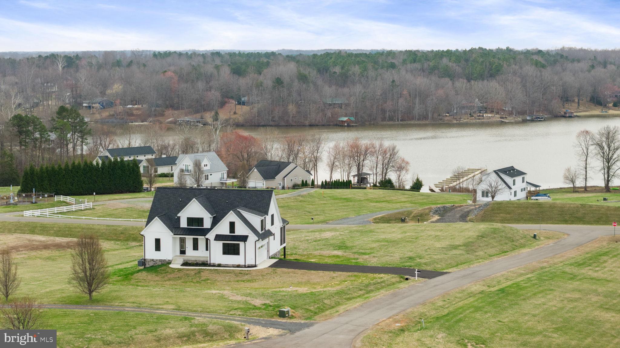LANDS END ON LAKE ANNA - Residential