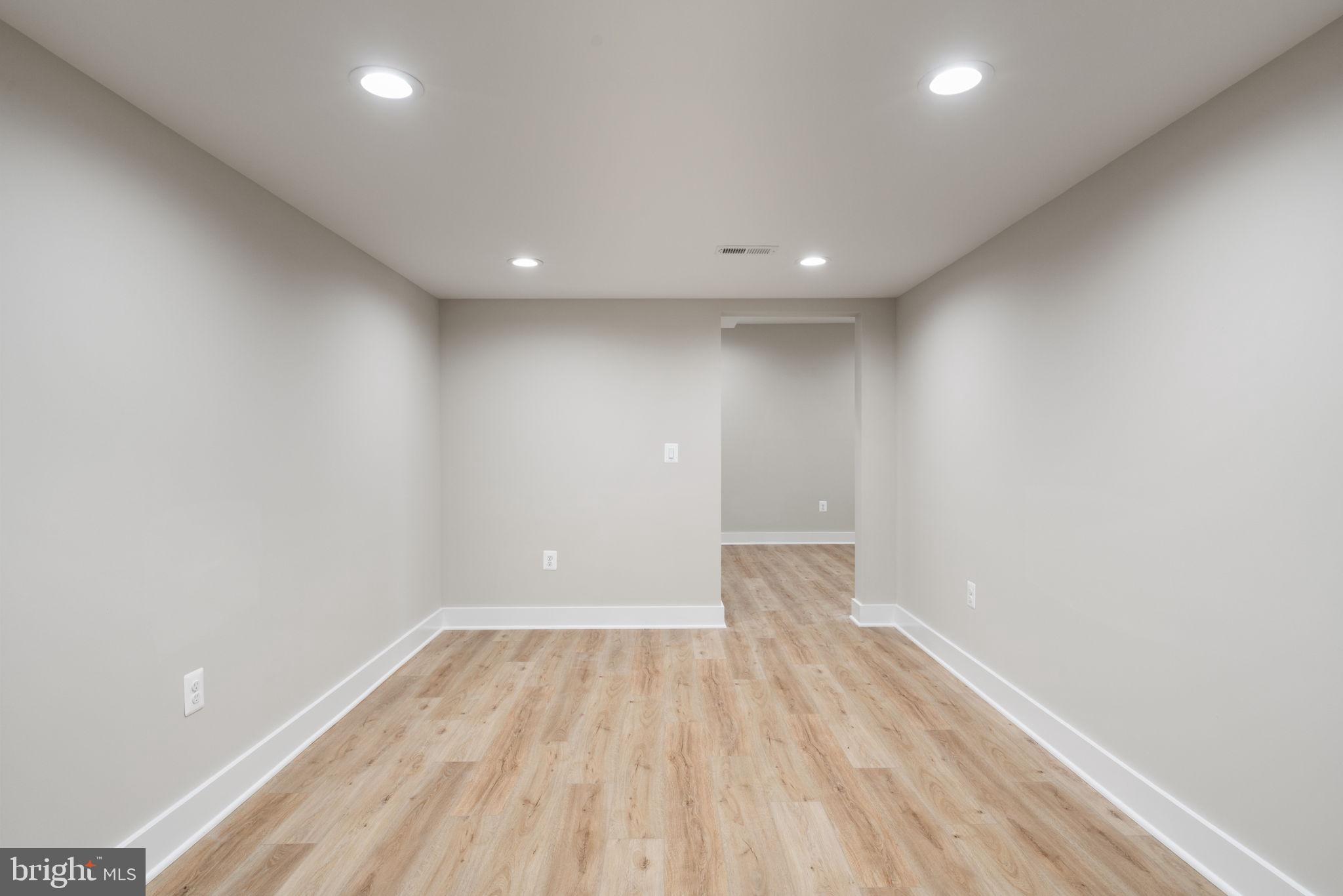 LANDS END ON LAKE ANNA - Residential