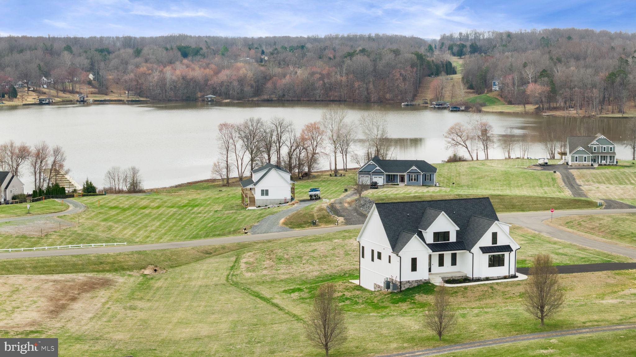 LANDS END ON LAKE ANNA - Residential