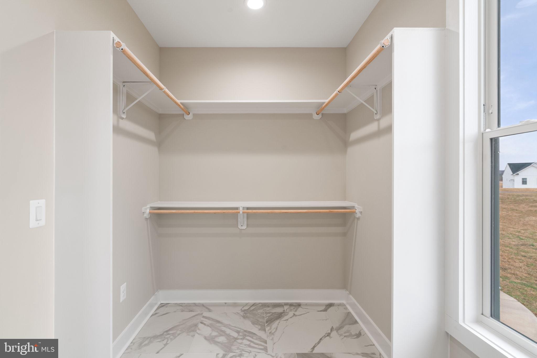 LANDS END ON LAKE ANNA - Residential