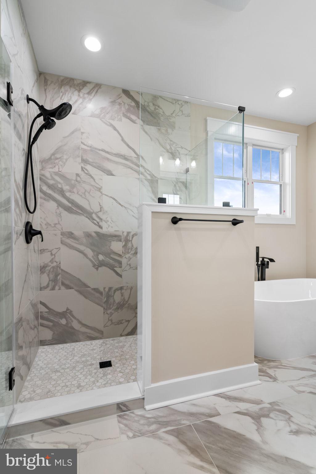 LANDS END ON LAKE ANNA - Residential