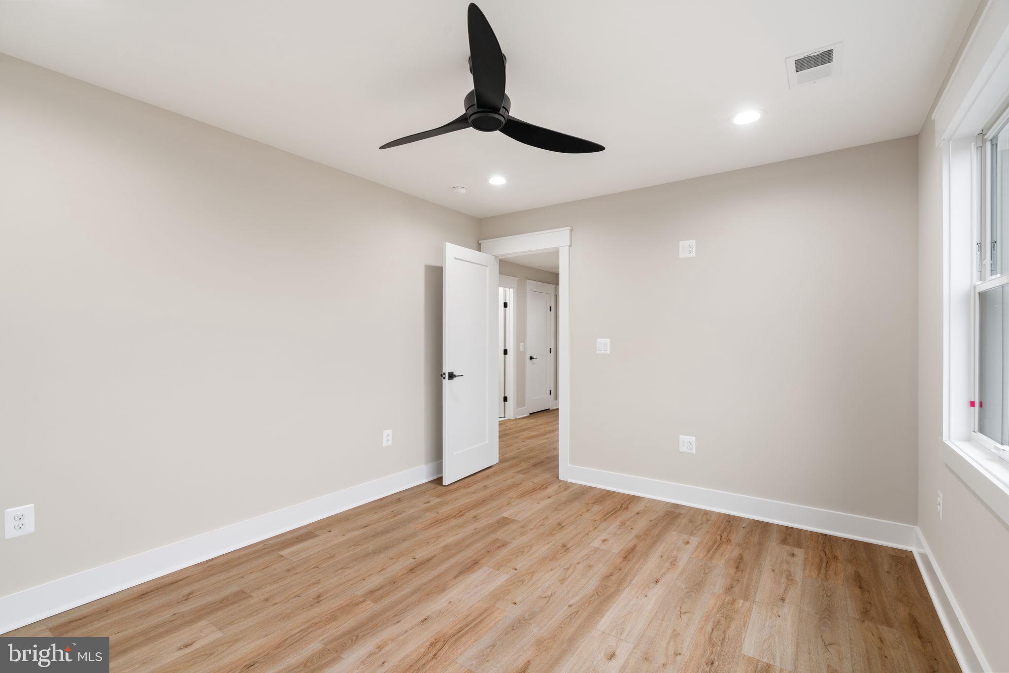 LANDS END ON LAKE ANNA - Residential