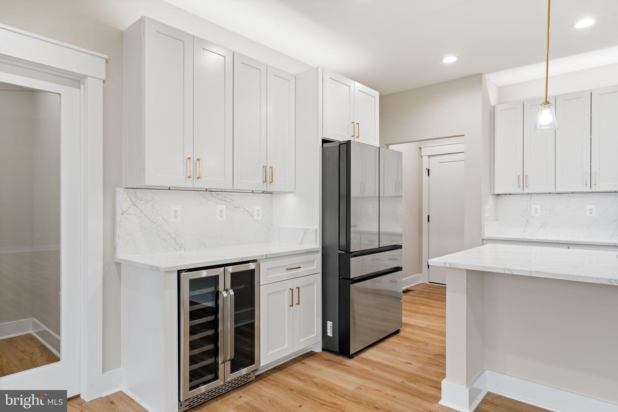 LANDS END ON LAKE ANNA - Residential