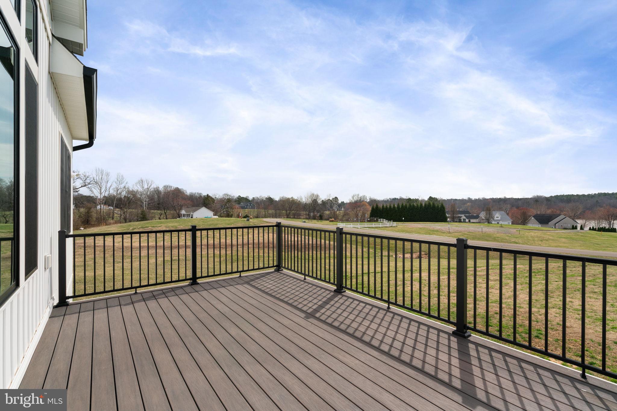 LANDS END ON LAKE ANNA - Residential