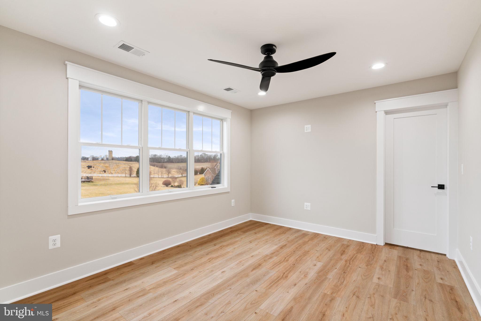 LANDS END ON LAKE ANNA - Residential