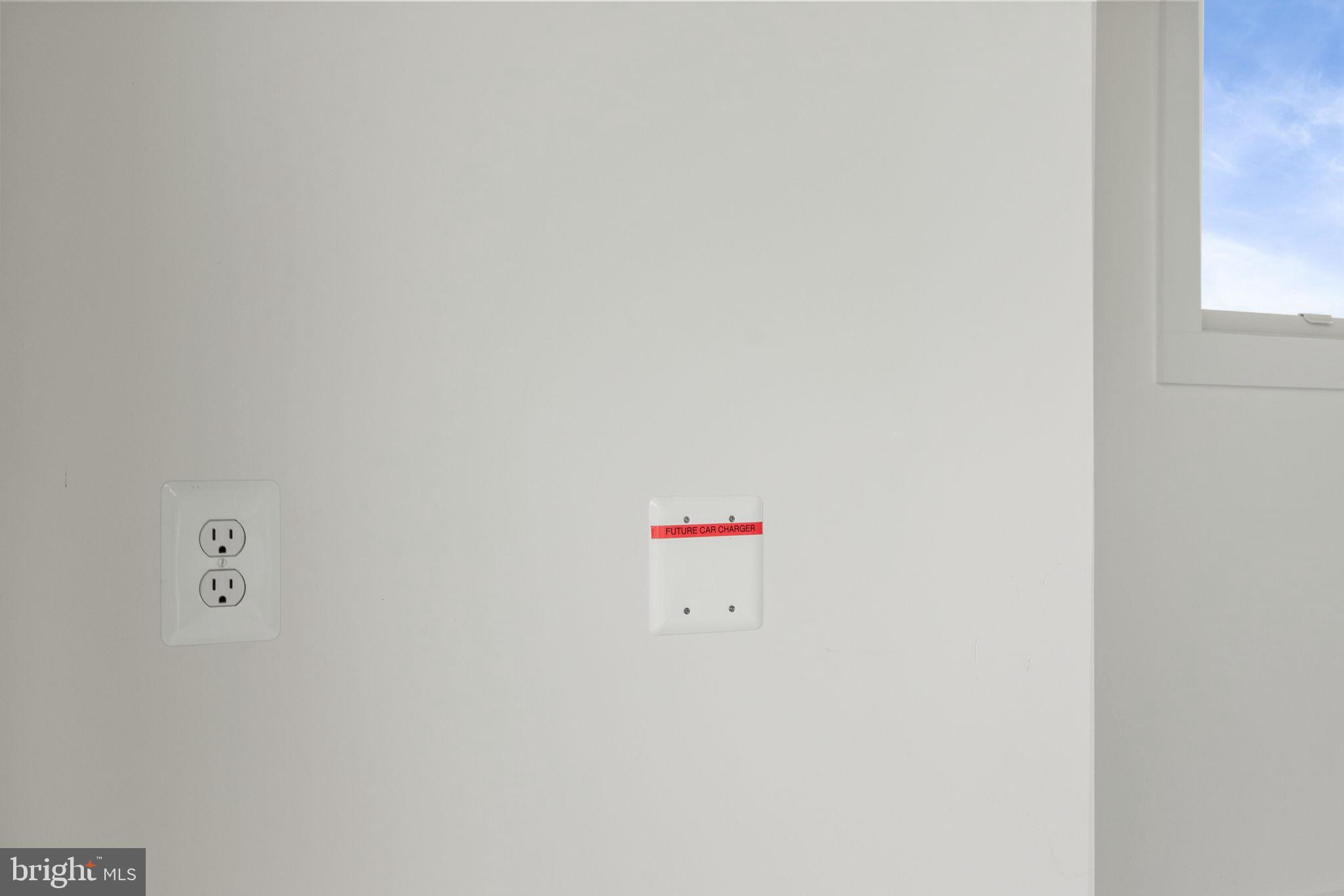 LANDS END ON LAKE ANNA - Residential