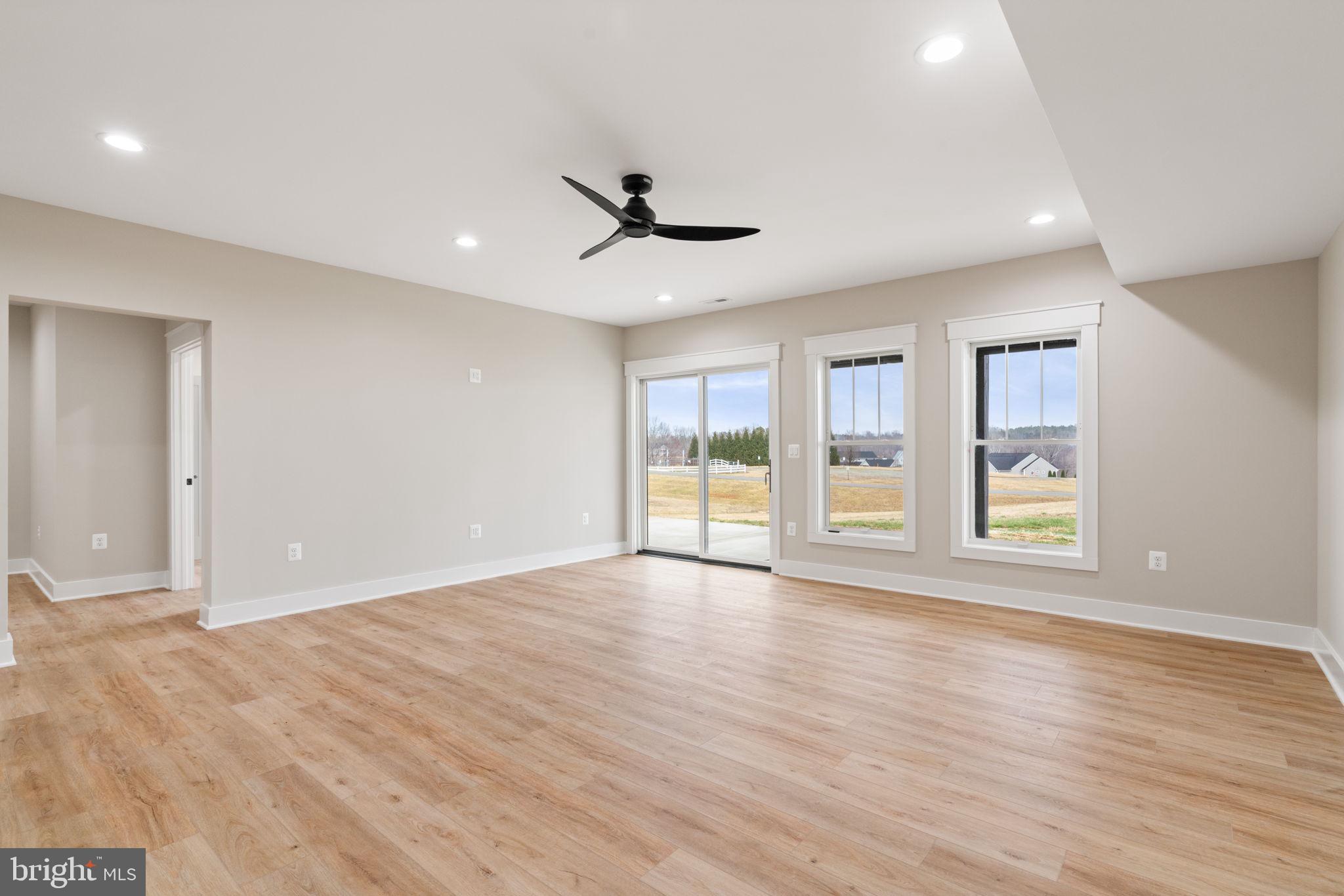 LANDS END ON LAKE ANNA - Residential