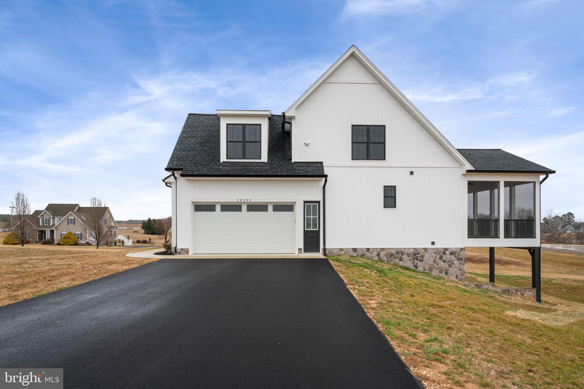 LANDS END ON LAKE ANNA - Residential