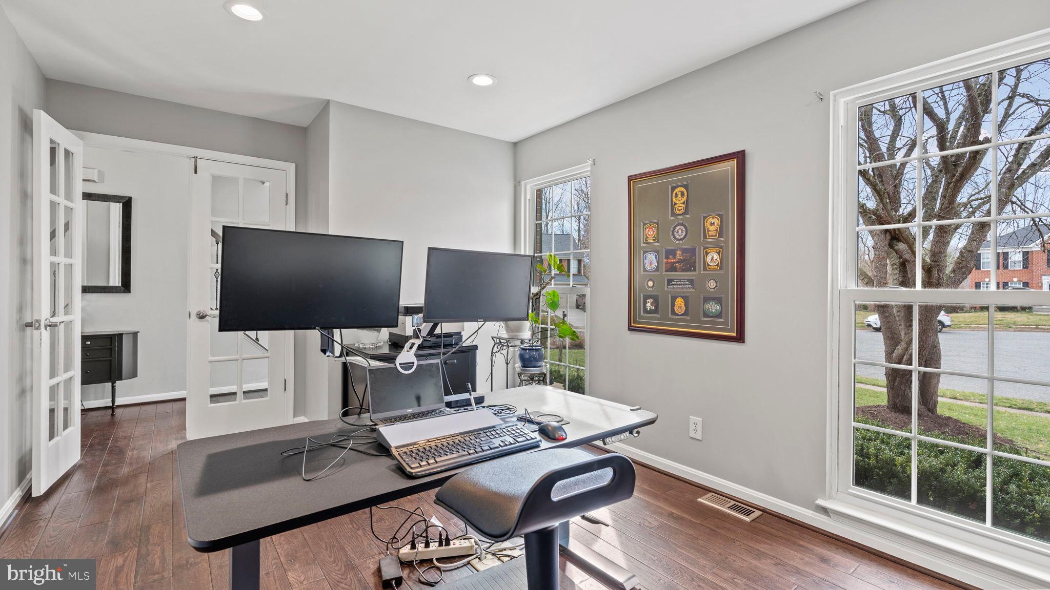 HAMPTON OAKS - Residential