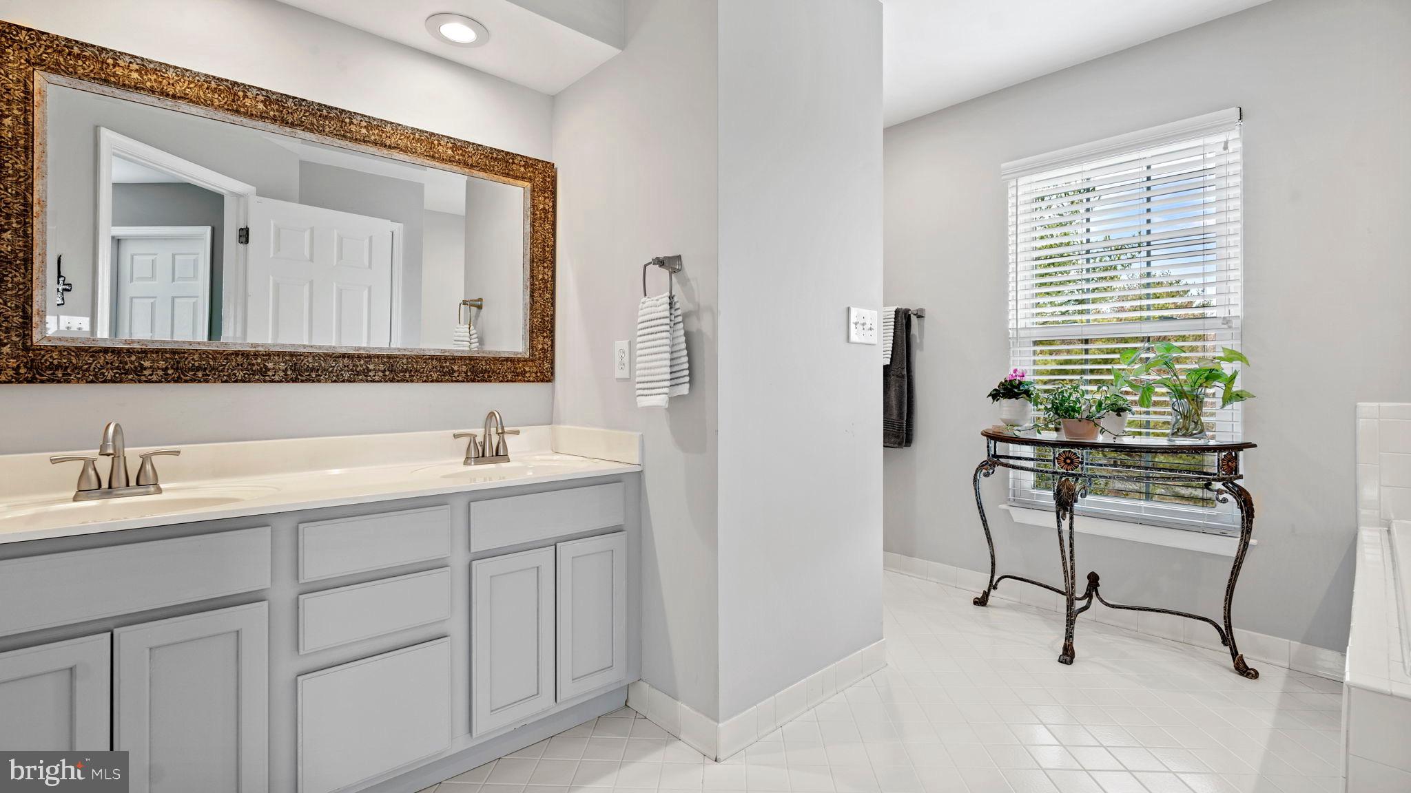 HAMPTON OAKS - Residential