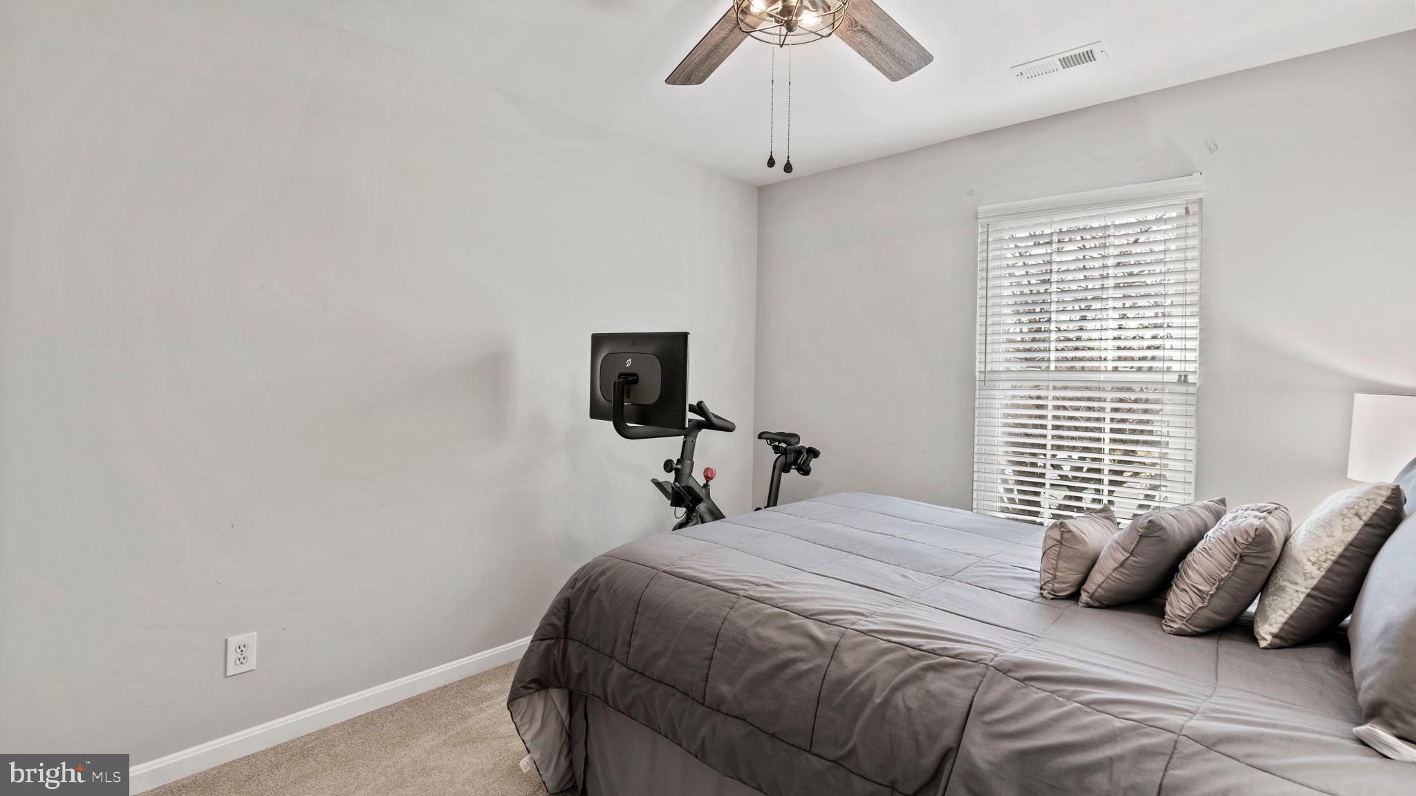 HAMPTON OAKS - Residential