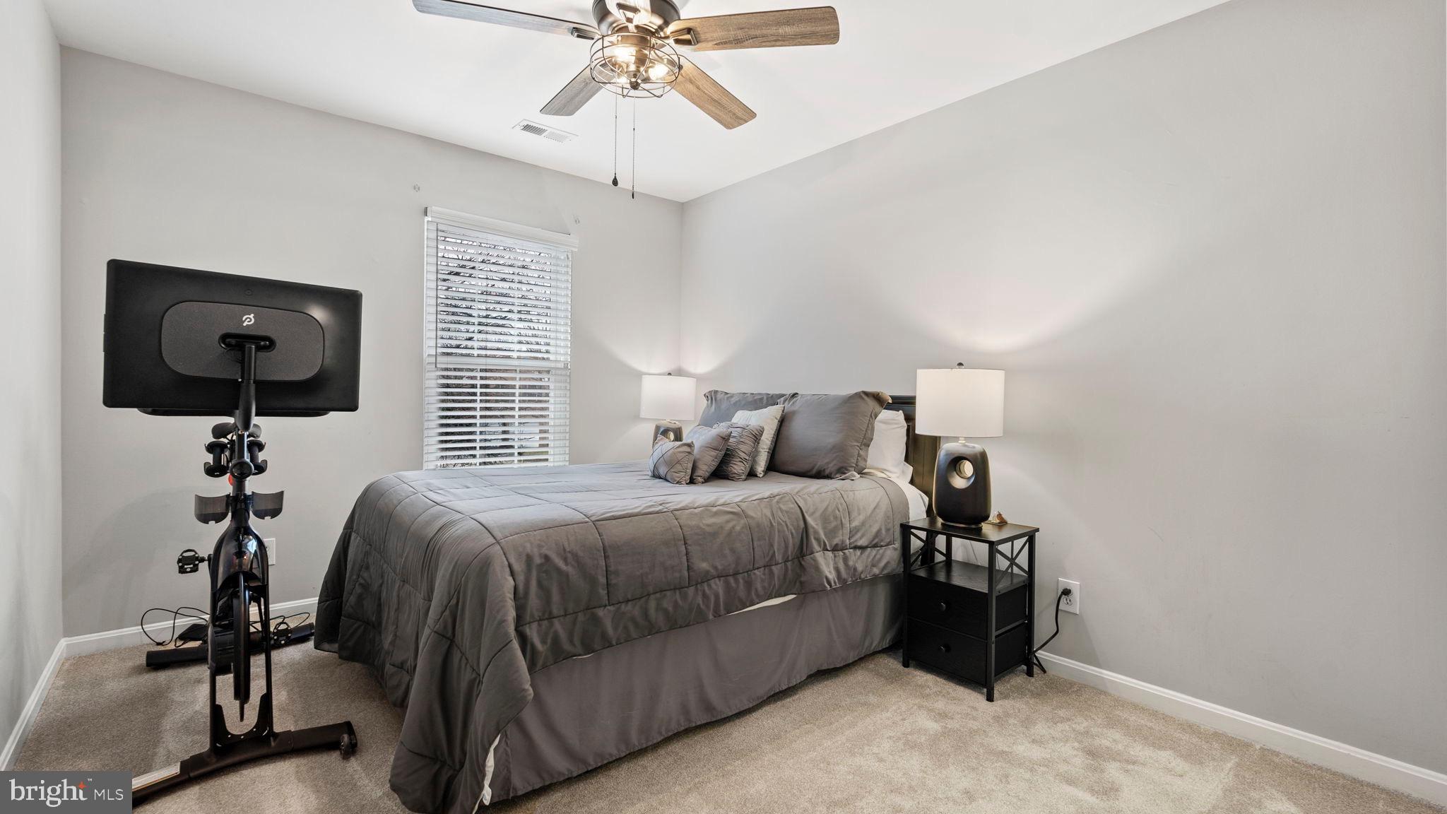 HAMPTON OAKS - Residential