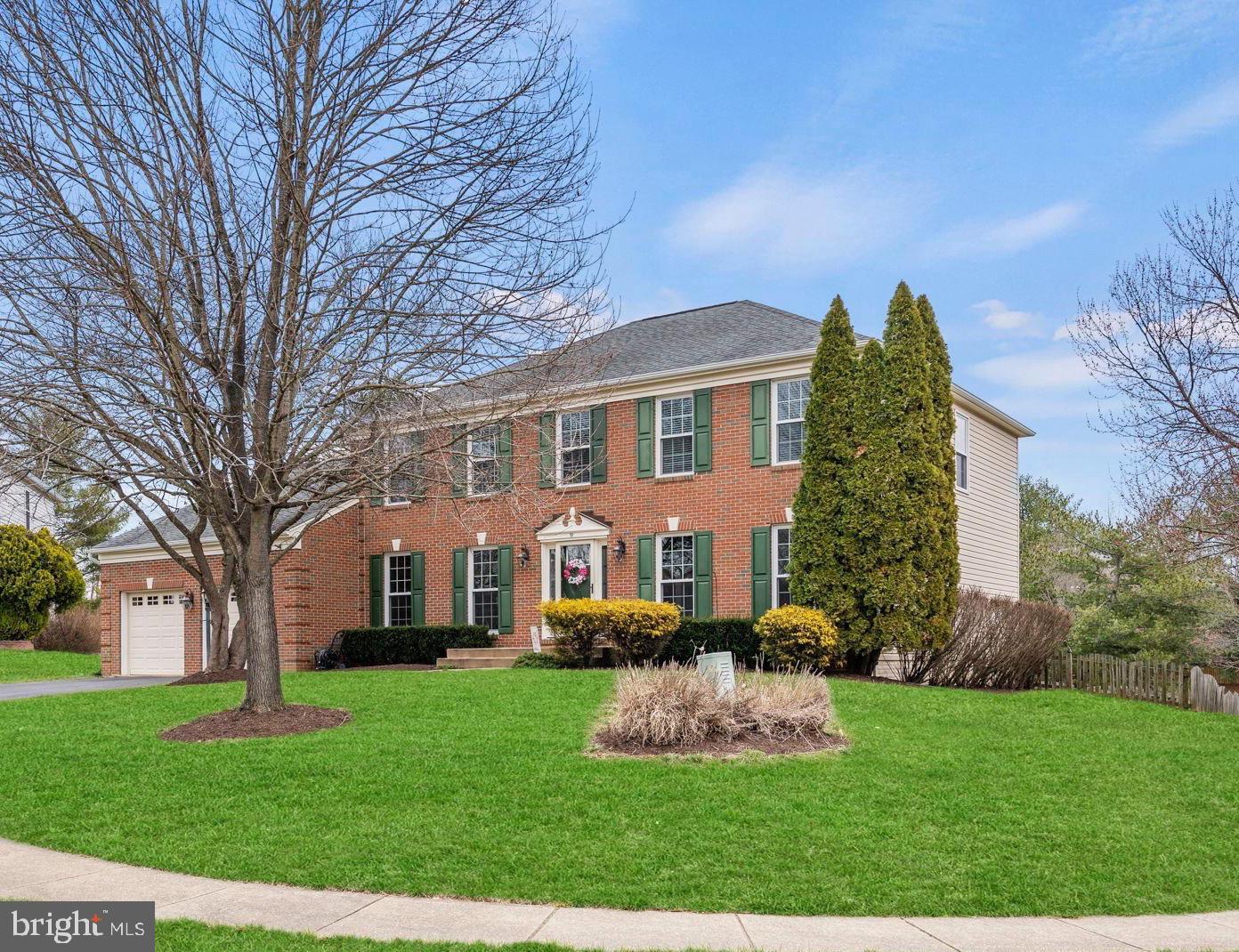 HAMPTON OAKS - Residential