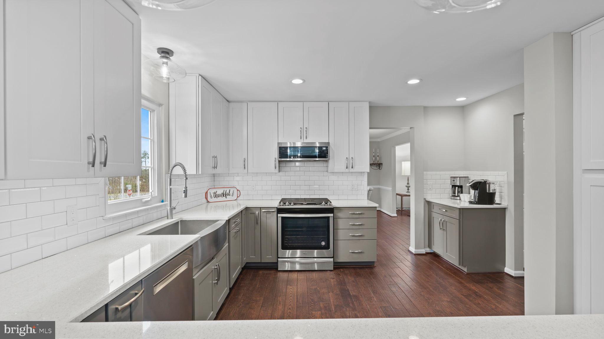 HAMPTON OAKS - Residential